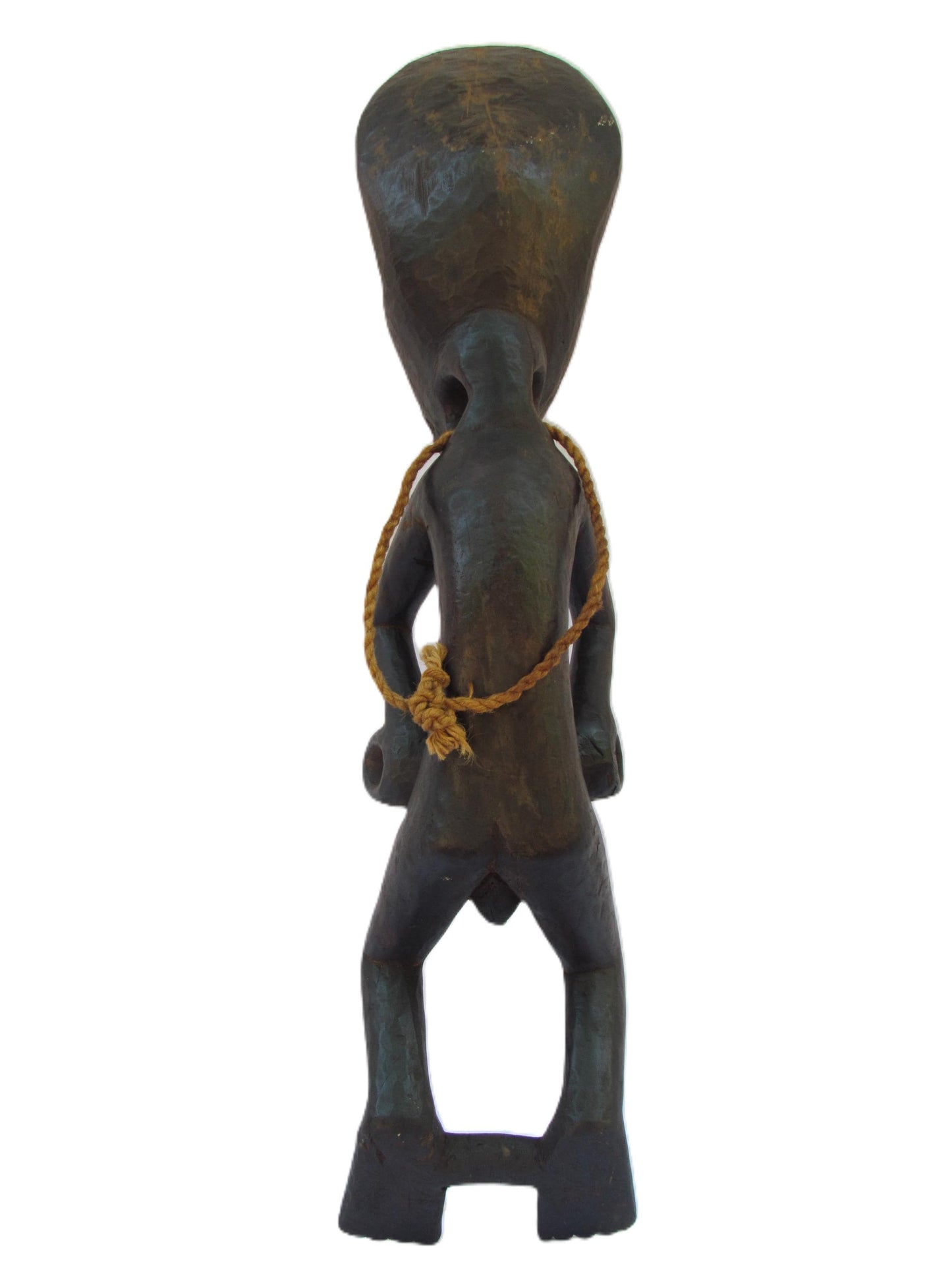 Statue d'un homme Mbole debout de couleur brune, originaire de RDC