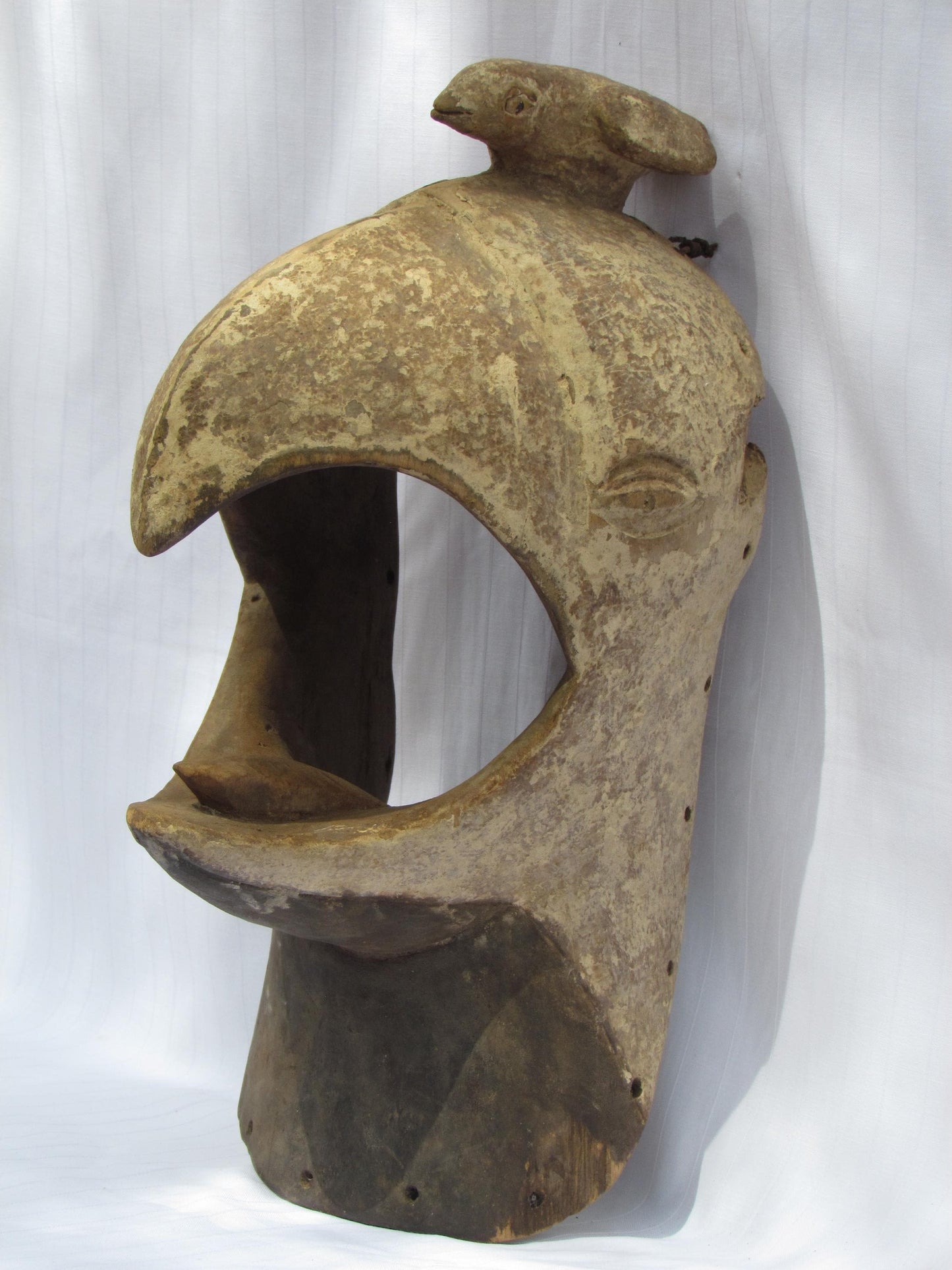 Masques traditionnels africains en bois sculptés à la main, fabriqués à la main en RDC
