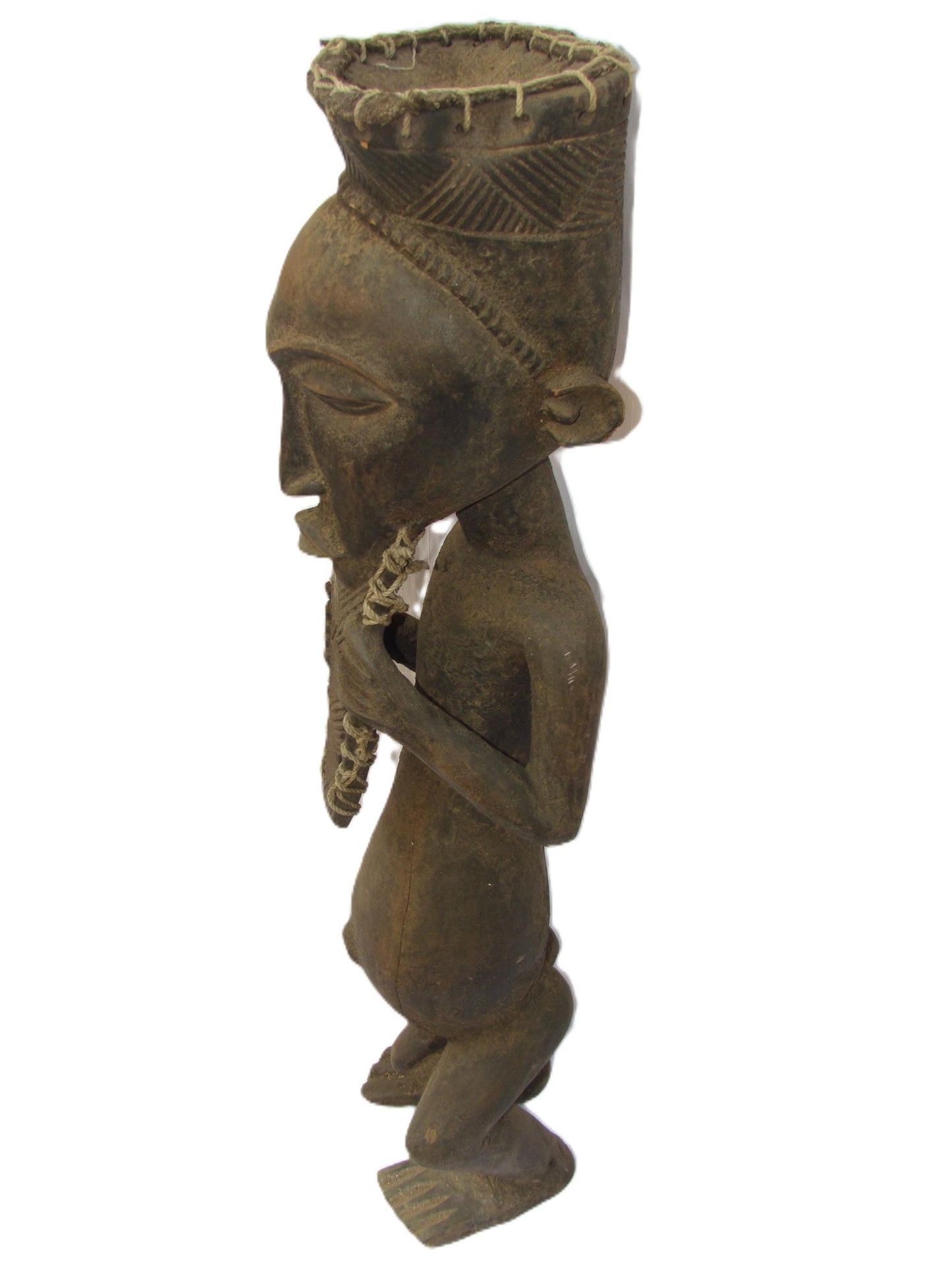 Statue originale primitive en bois sculpté à la main de la tribu Kusu « Homme sage » de la RDC.