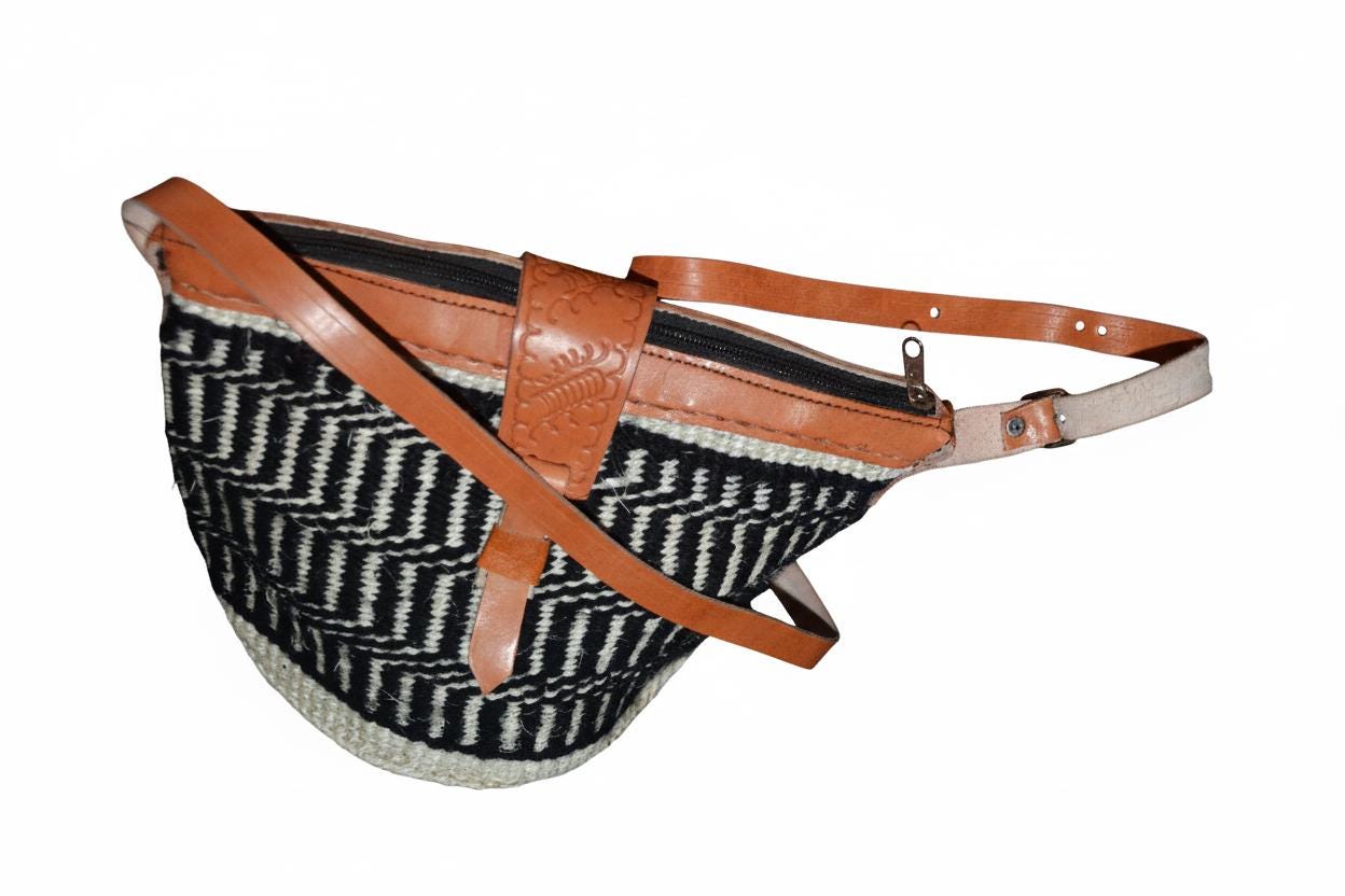 Small Handwoven Sisal Bag, African Kiondo Mini Tote, Natural Fiber Boho Handbag, 12 Inches