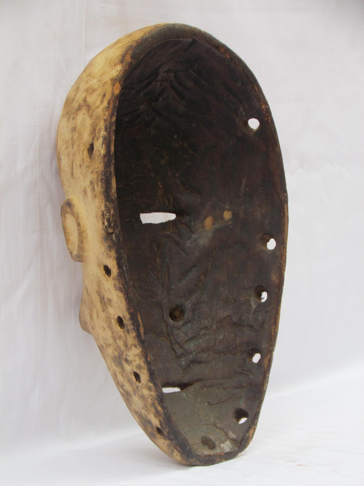 Masques traditionnels africains en bois sculptés à la main, fabriqués à la main en RDC