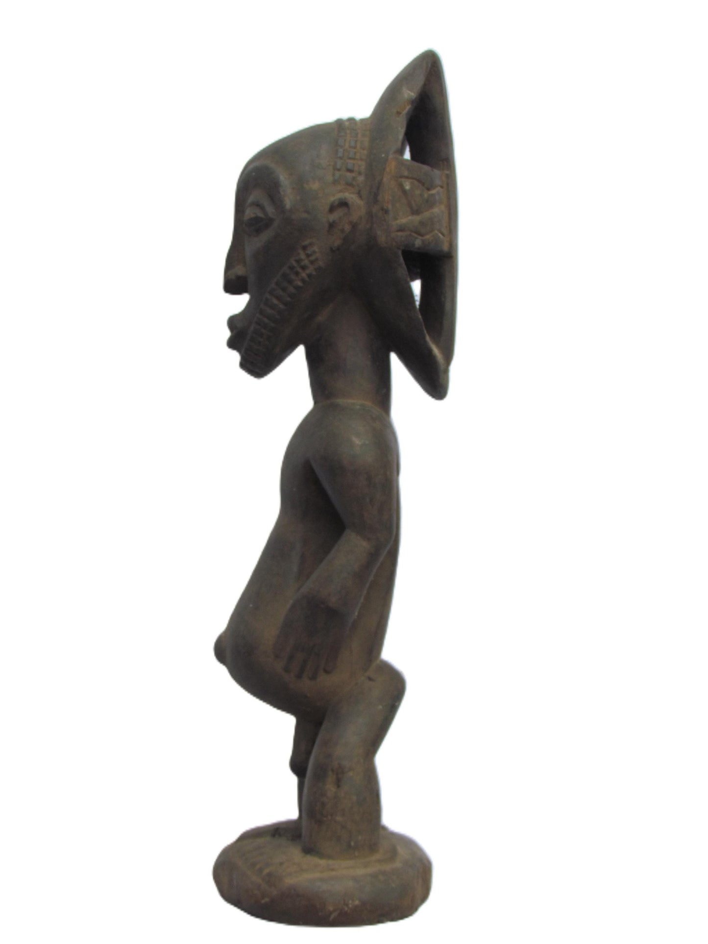 Statue rare et originale de la tribu Hemba « Ancien en prière » en bois sculpté de la RDC.