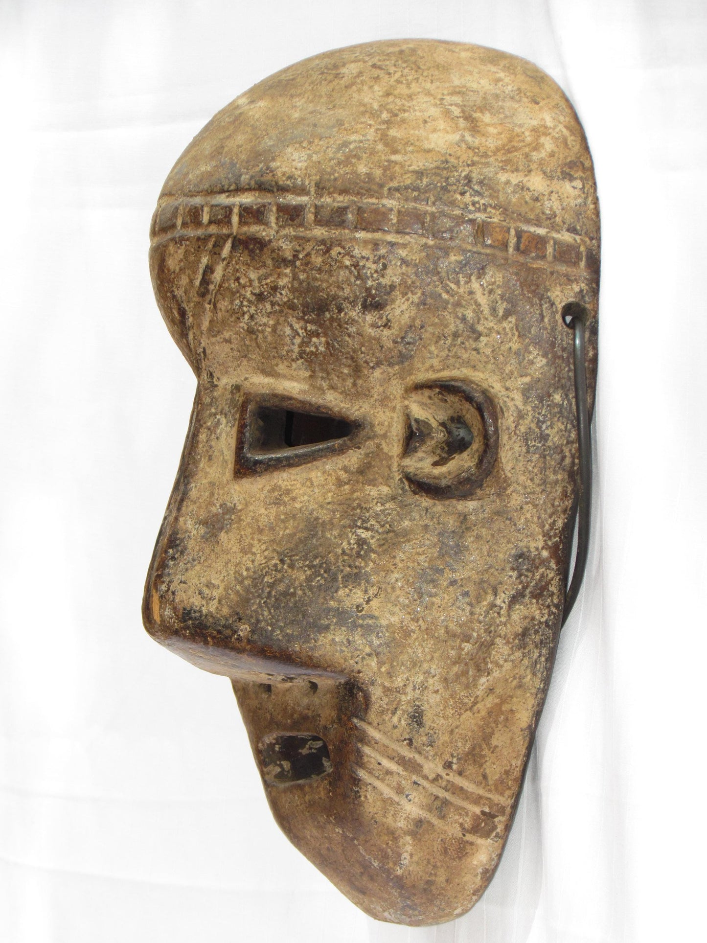 Masques muraux traditionnels africains en bois sculptés à la main, de la RDC