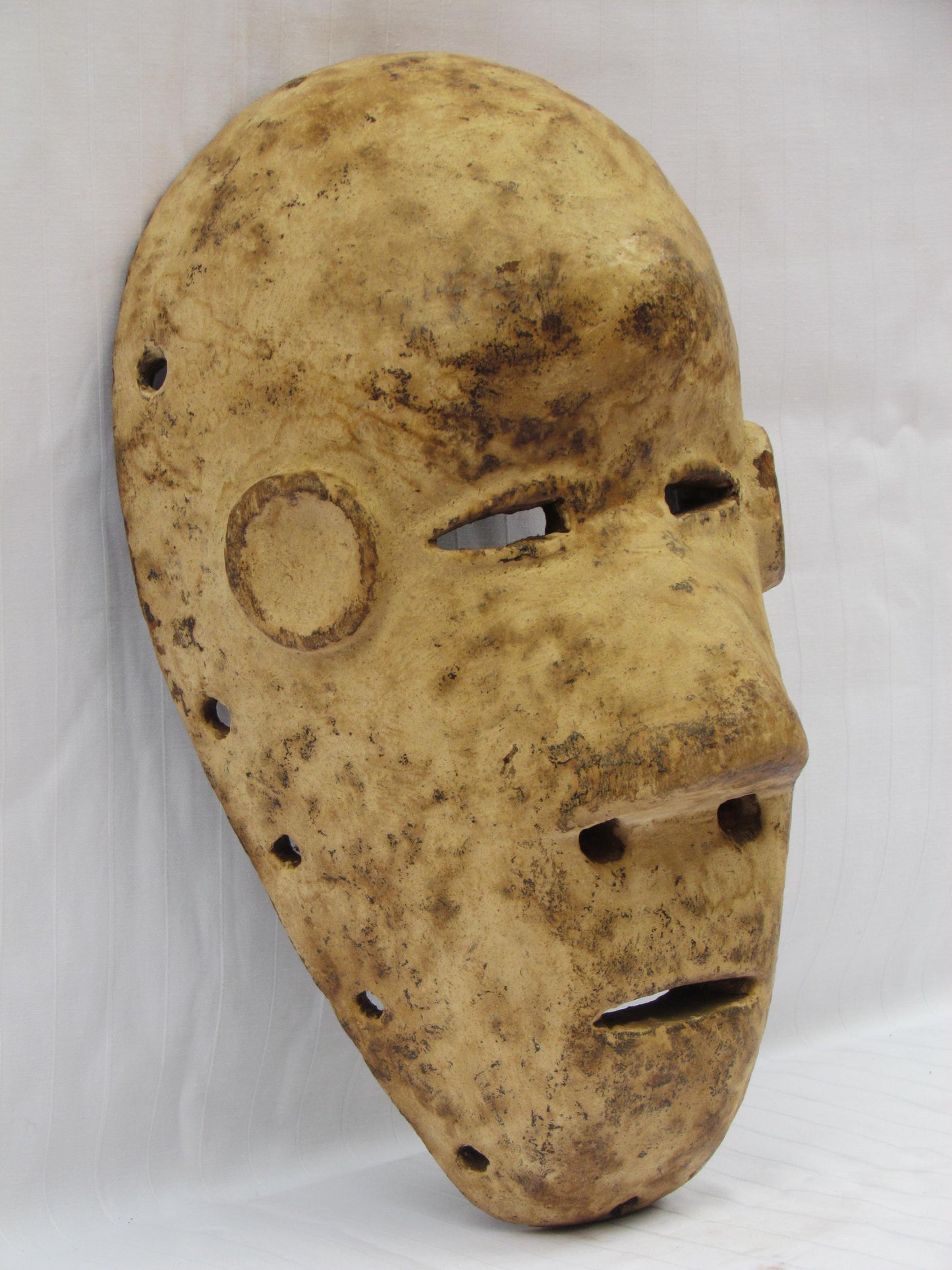 Masques traditionnels africains en bois sculptés à la main, fabriqués à la main en RDC