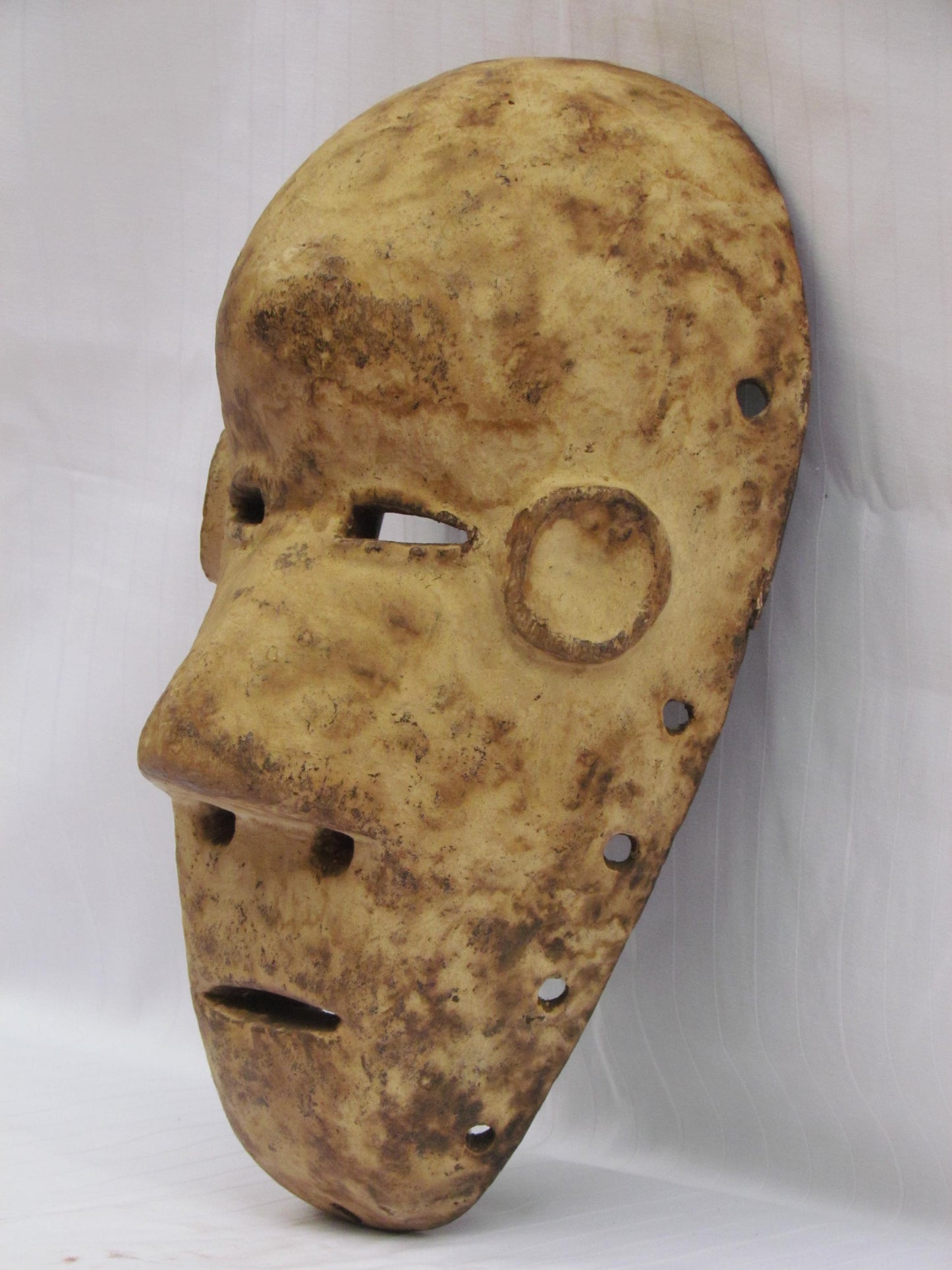 Masques traditionnels africains en bois sculptés à la main, fabriqués à la main en RDC