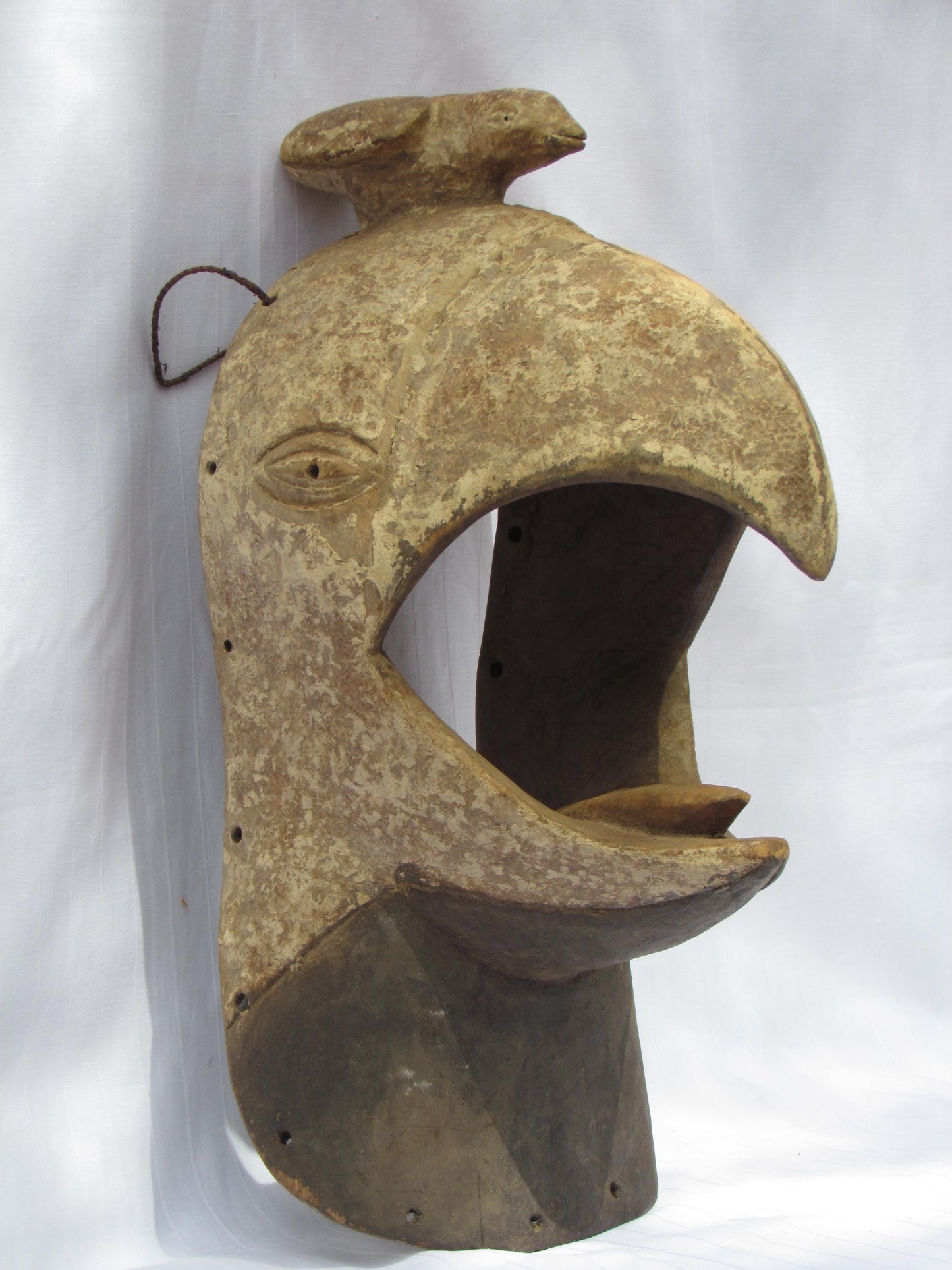 Masques traditionnels africains en bois sculptés à la main, fabriqués à la main en RDC