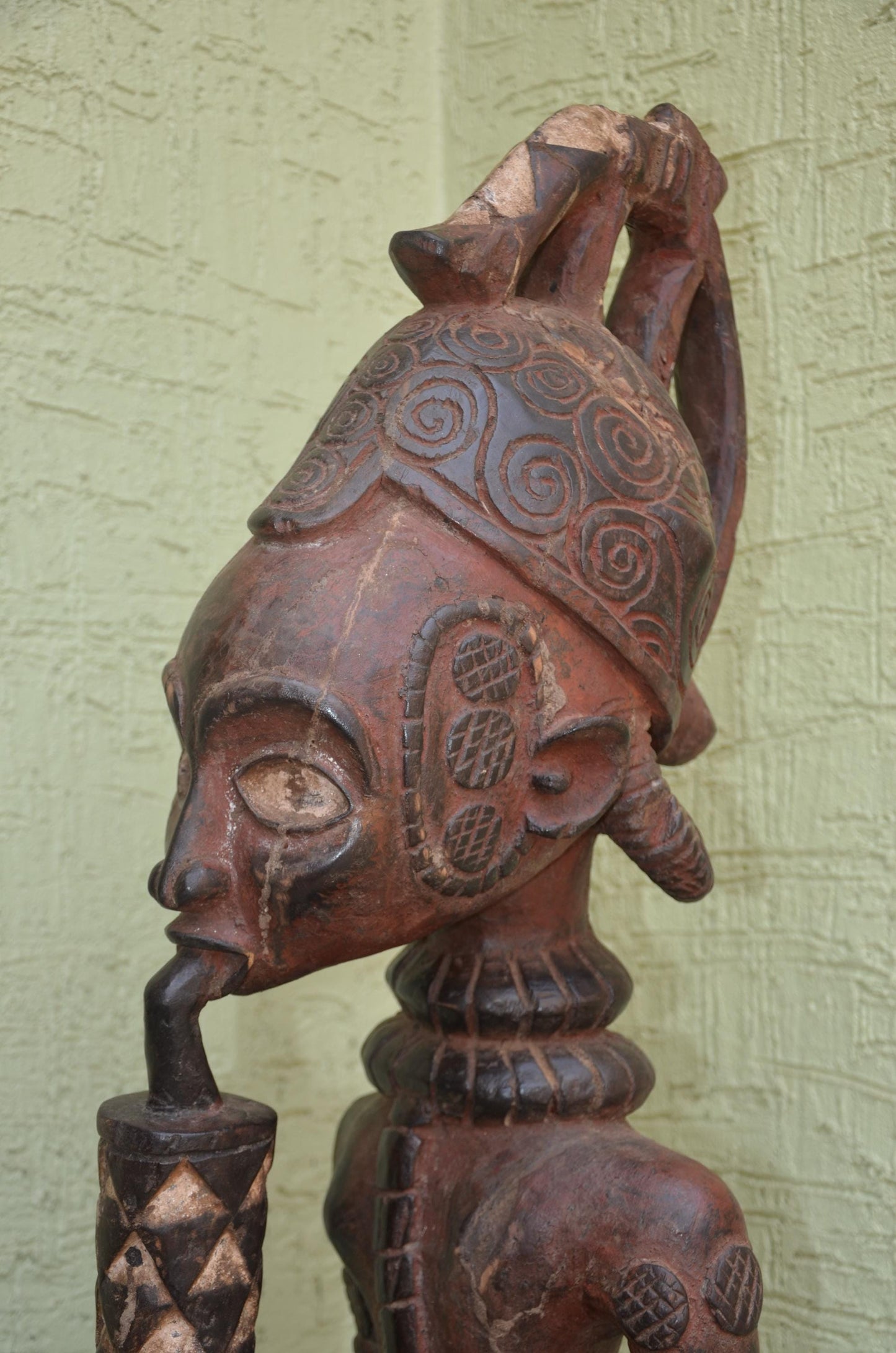 Bena Lulua Chief – 41" Hand-Carved Wood Ancestor Smoking Pipe – Tribal Art.