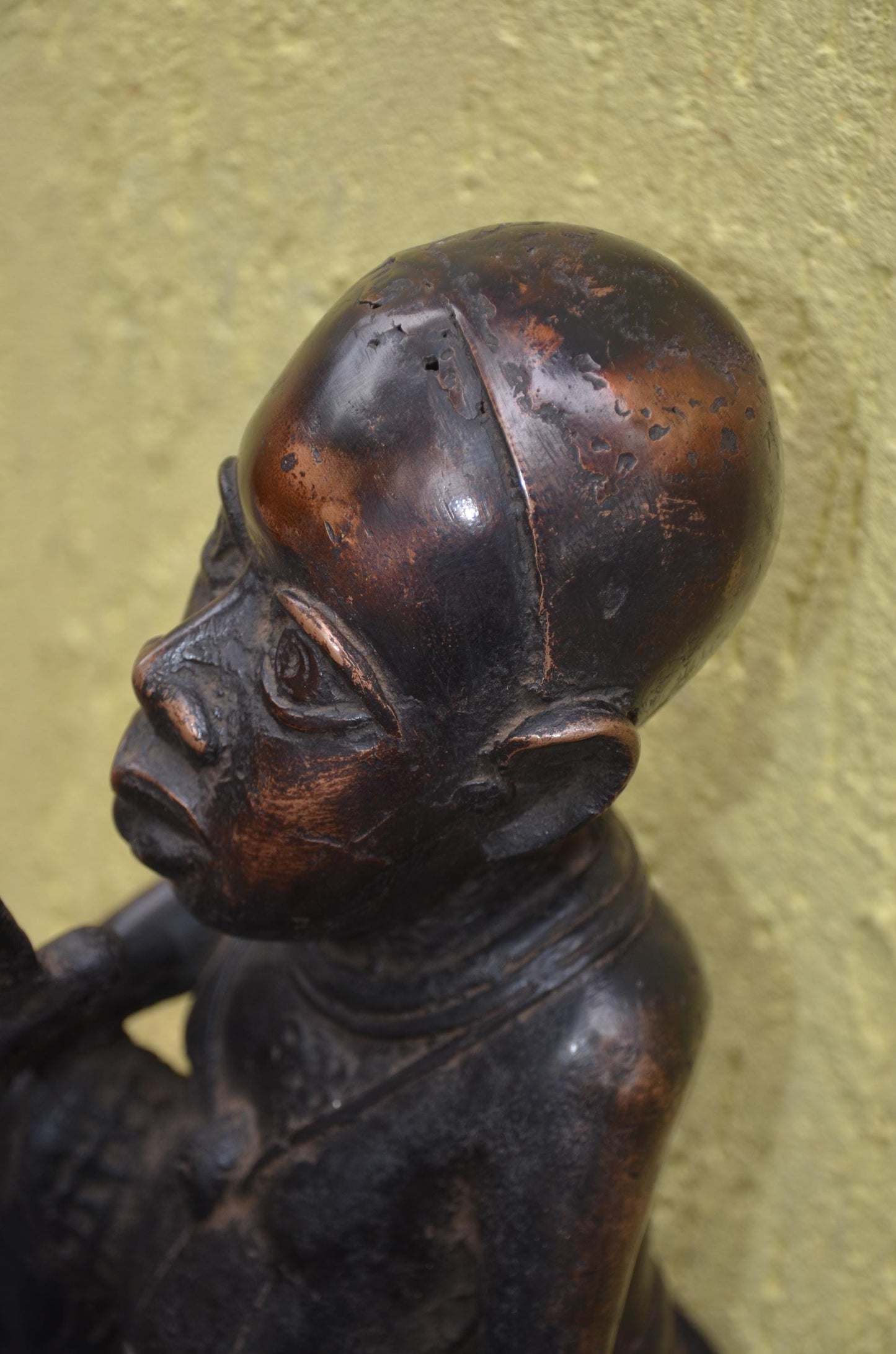 Benin Court Dwarf Statue – 16" Hand-Carved Wood Kingdom Royal Figure – Decor.