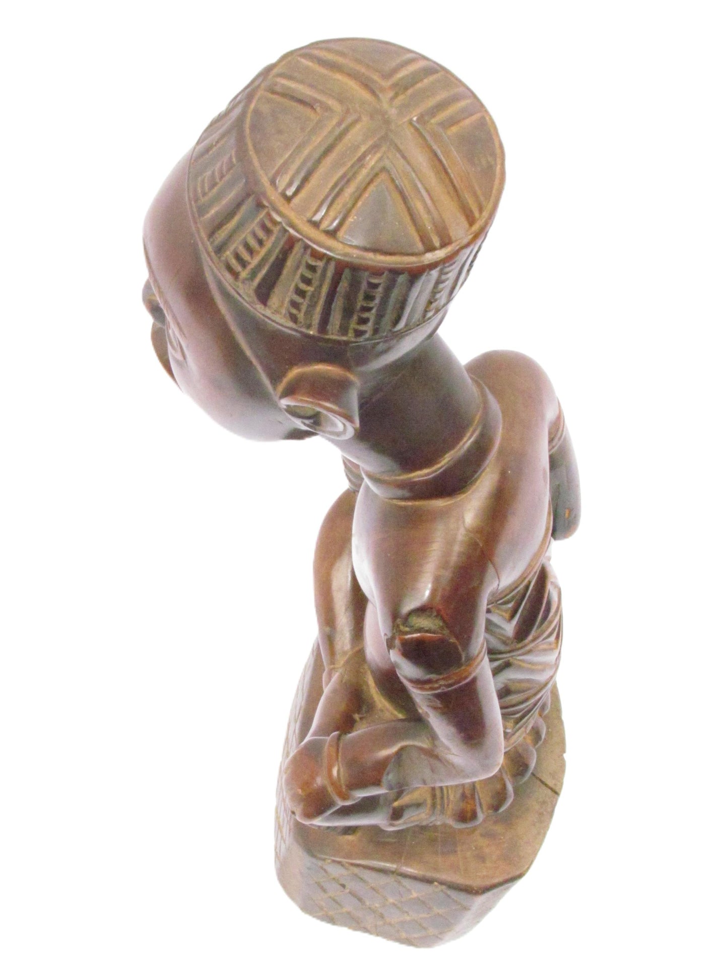 Un Azande masculin original sculpté à la main assis tenant un bâton de RDC.