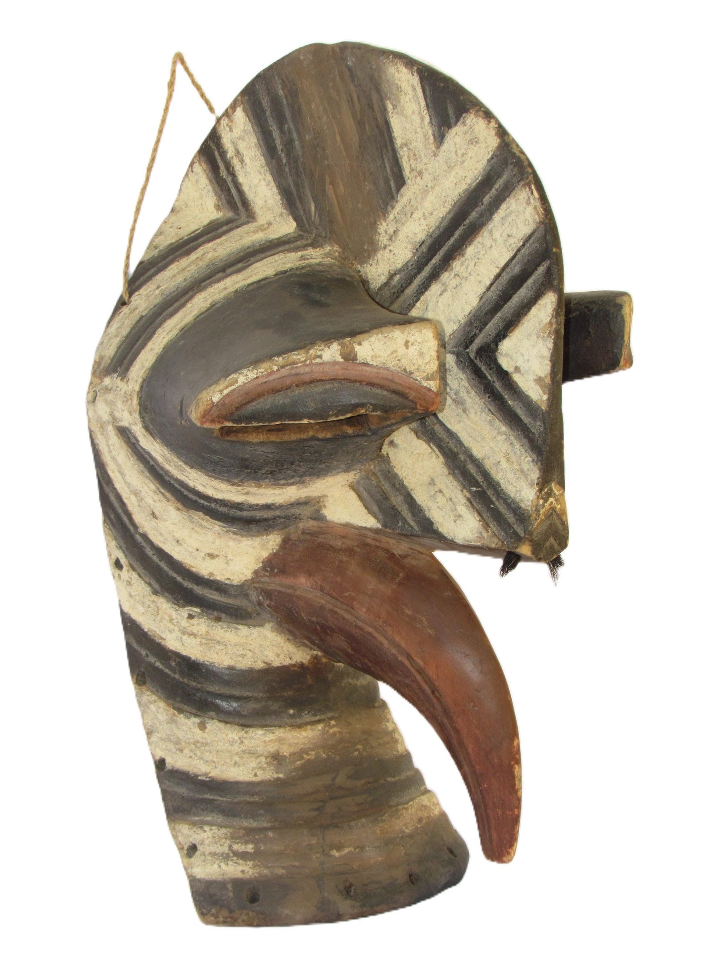 Masque africain en bois sculpté Songye RDC