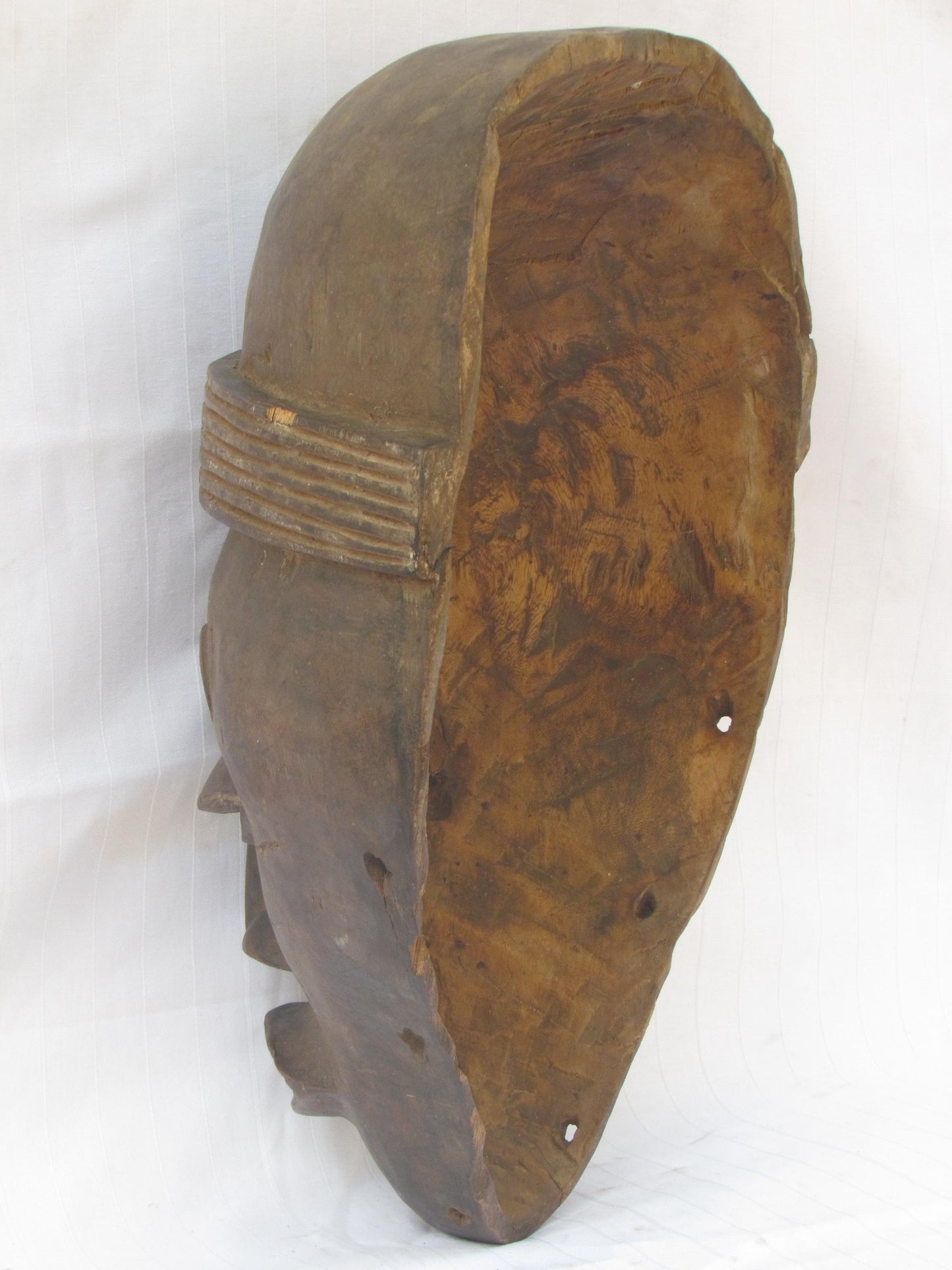 Masques traditionnels africains en bois sculptés à la main, fabriqués à la main en RDC