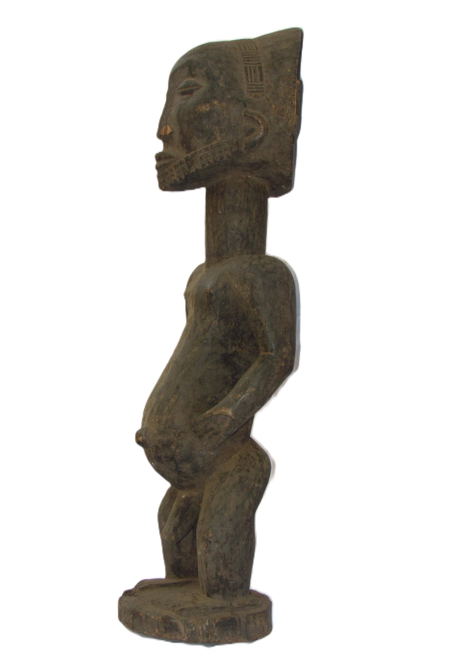 Statue masculine africaine antique en bois sculpté de la tribu Luba, Congo.