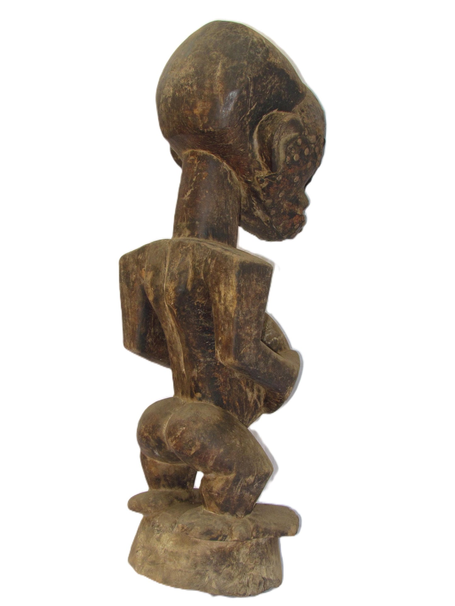 Statue antique extrêmement rare d'un homme africain Songye avec des épingles en argent sur le visage du Congo.