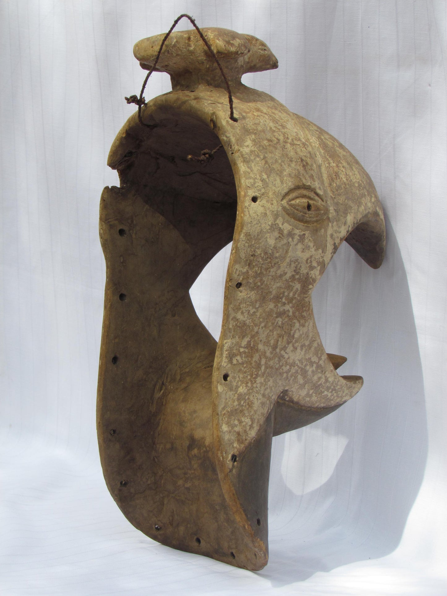 Masques traditionnels africains en bois sculptés à la main, fabriqués à la main en RDC