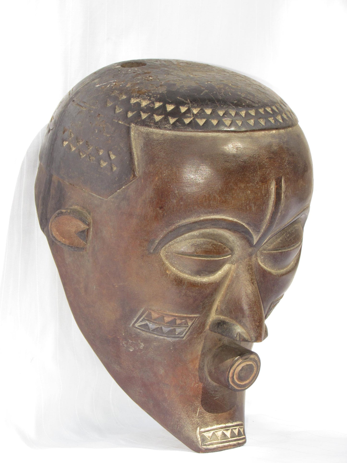 Masques muraux traditionnels africains en bois sculptés à la main, de la RDC