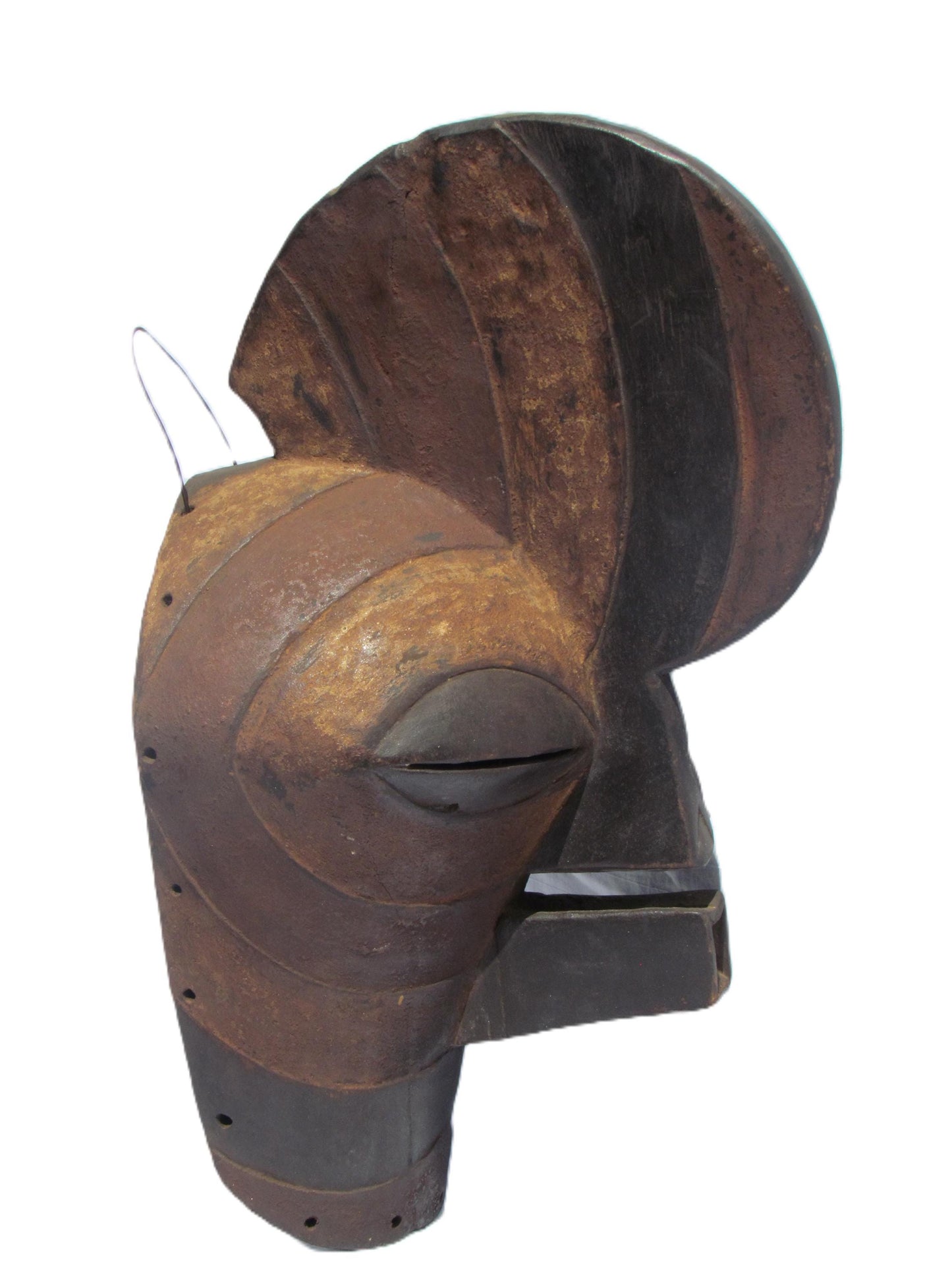 Masque en bois Kifwebe sculpté à la main vintage Songye de RDC.