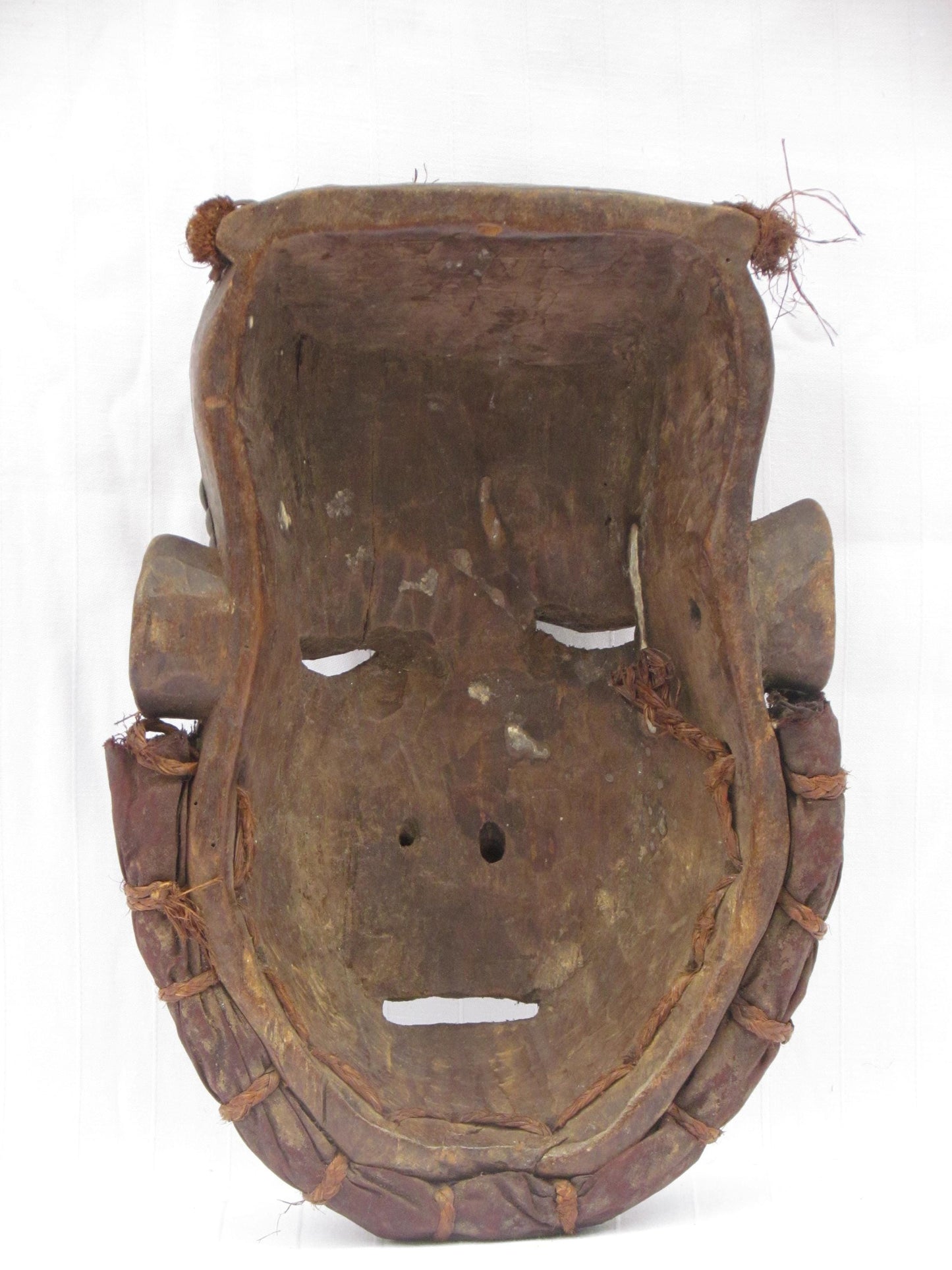 Masques muraux traditionnels africains en bois sculptés à la main, de la RDC