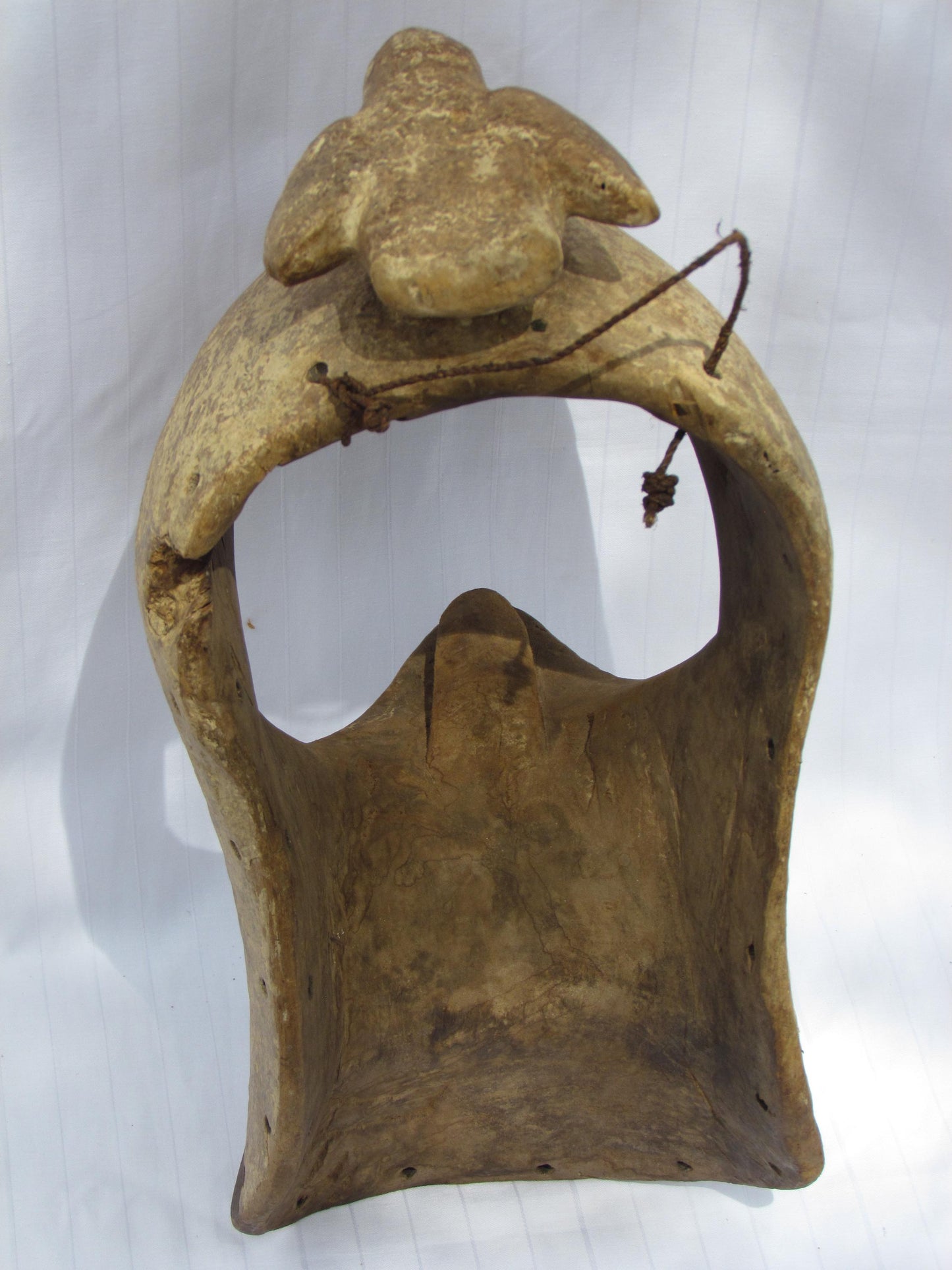 Masques traditionnels africains en bois sculptés à la main, fabriqués à la main en RDC