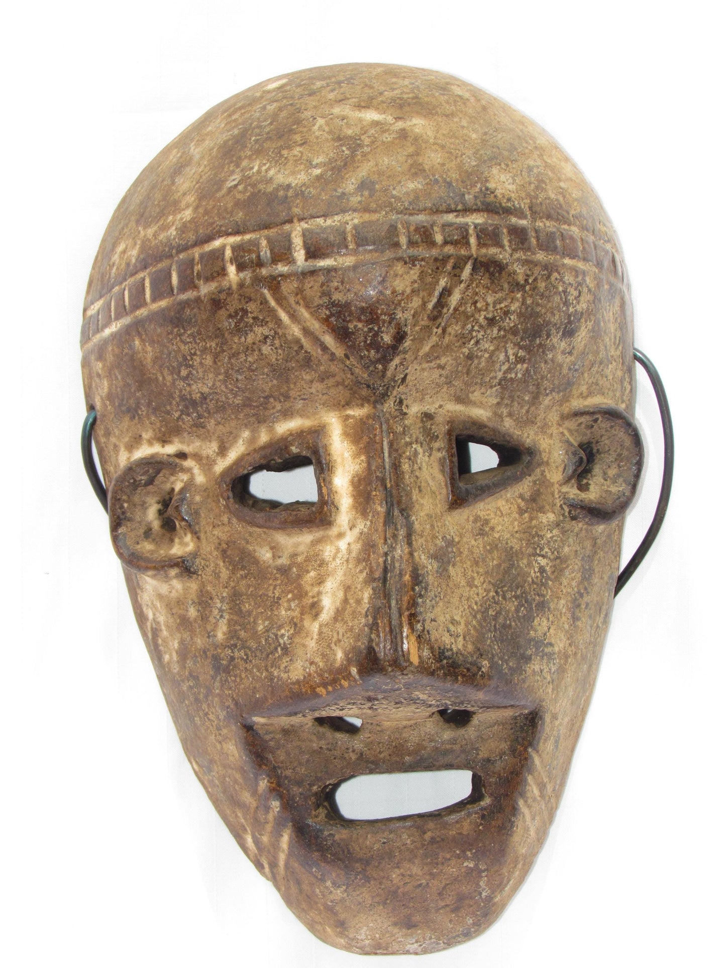 Masques muraux traditionnels africains en bois sculptés à la main, de la RDC