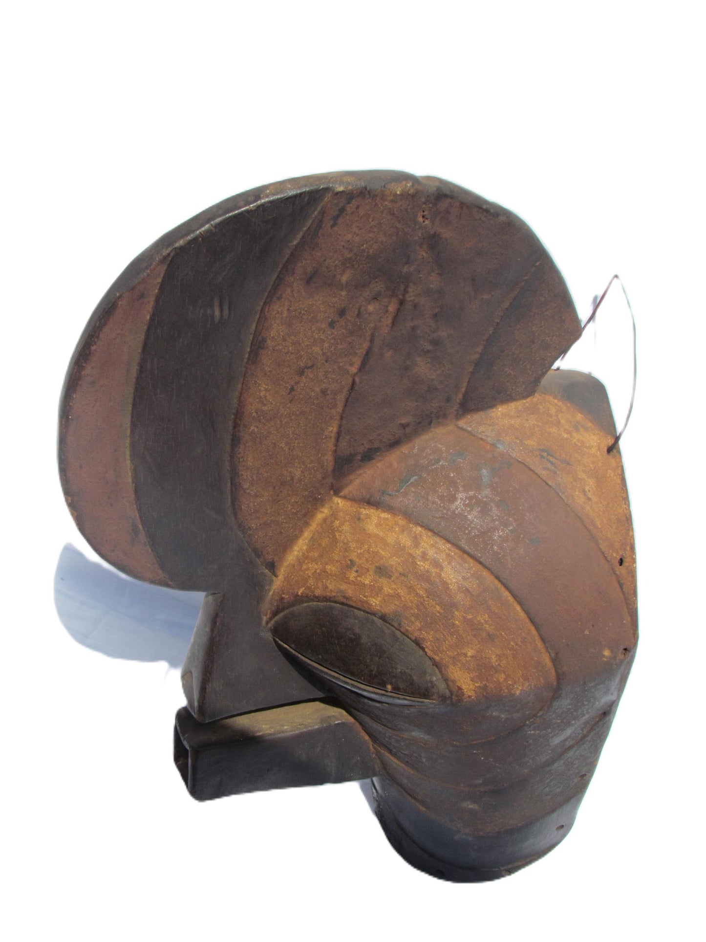 Masque en bois Kifwebe sculpté à la main vintage Songye de RDC.