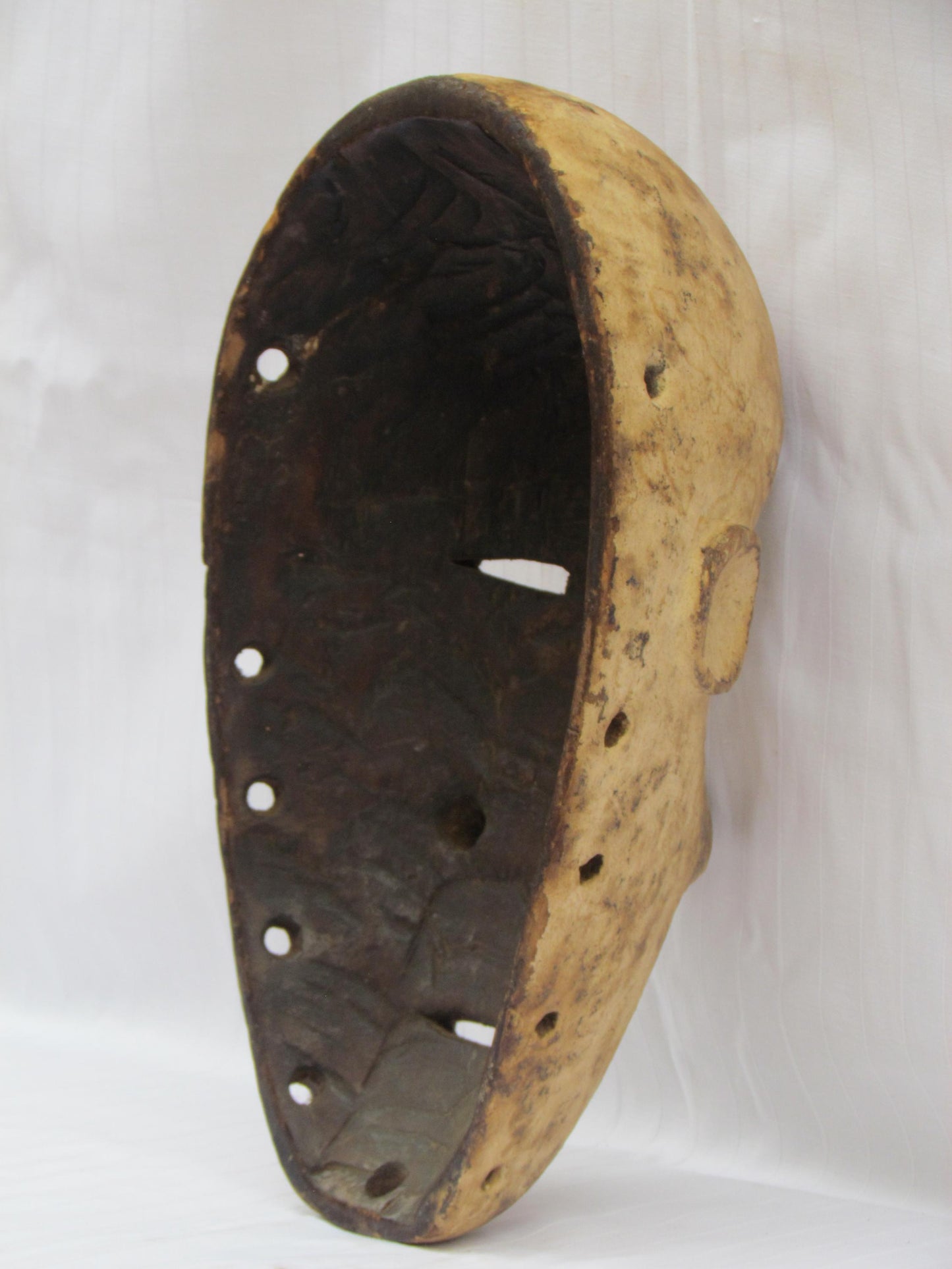 Masques traditionnels africains en bois sculptés à la main, fabriqués à la main en RDC
