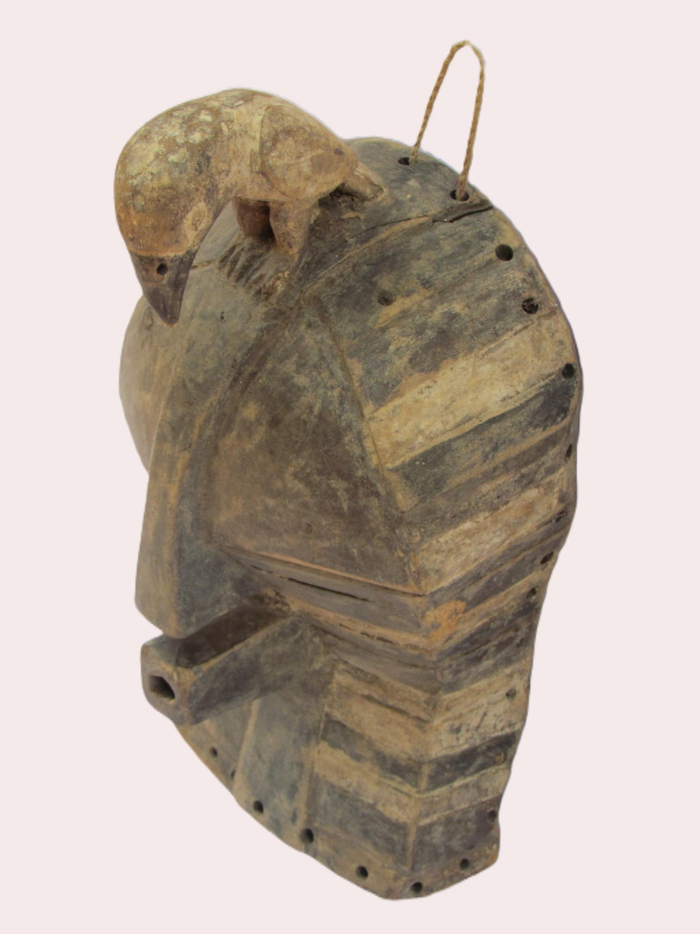 Masque africain | Songye antique sculpté à la main | Décoration murale unique | Objets de collection ethniques et tribaux pour la maison.