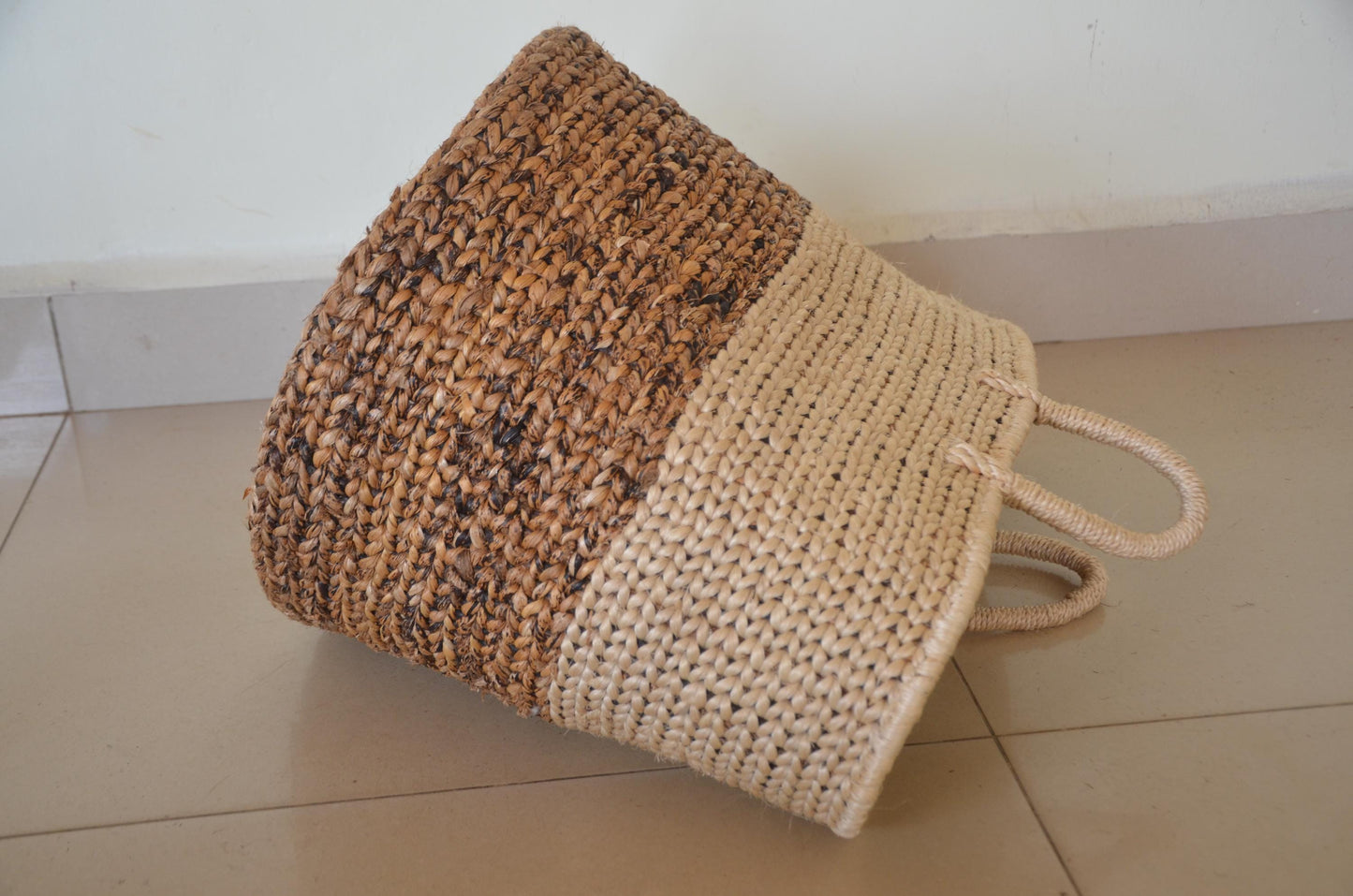 Hand-Woven Sisal Basket – Two-Tone Natural Fiber Storage Tote Organizer