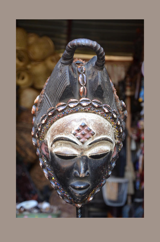 Vintage Punu Mask – 14" Hand-Carved Wood Wall Art – Gabonese Tribal Decor.