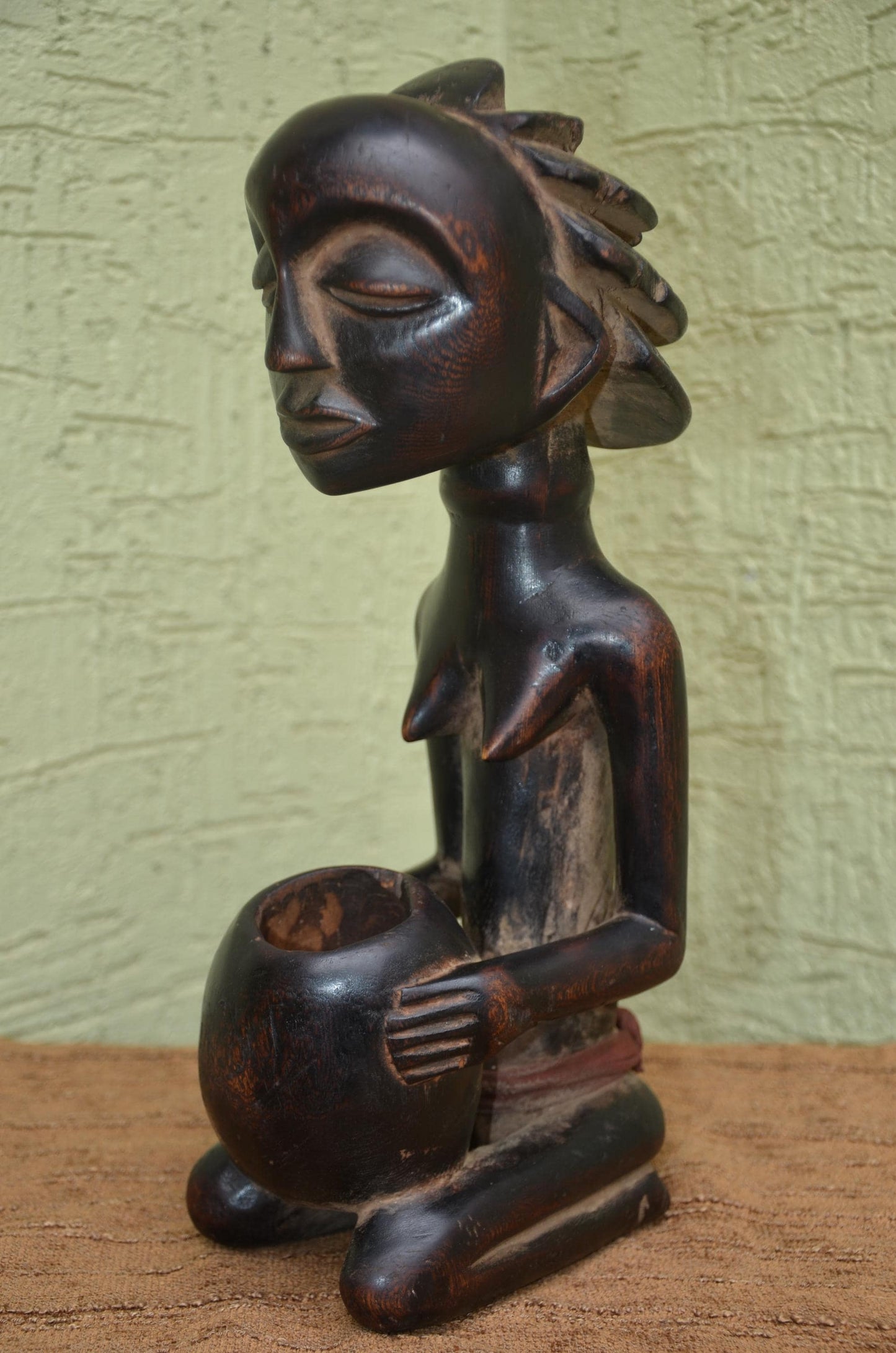Authentic Luba-Hemba Kneeling Bowl-Bearer | Ancestral Statue