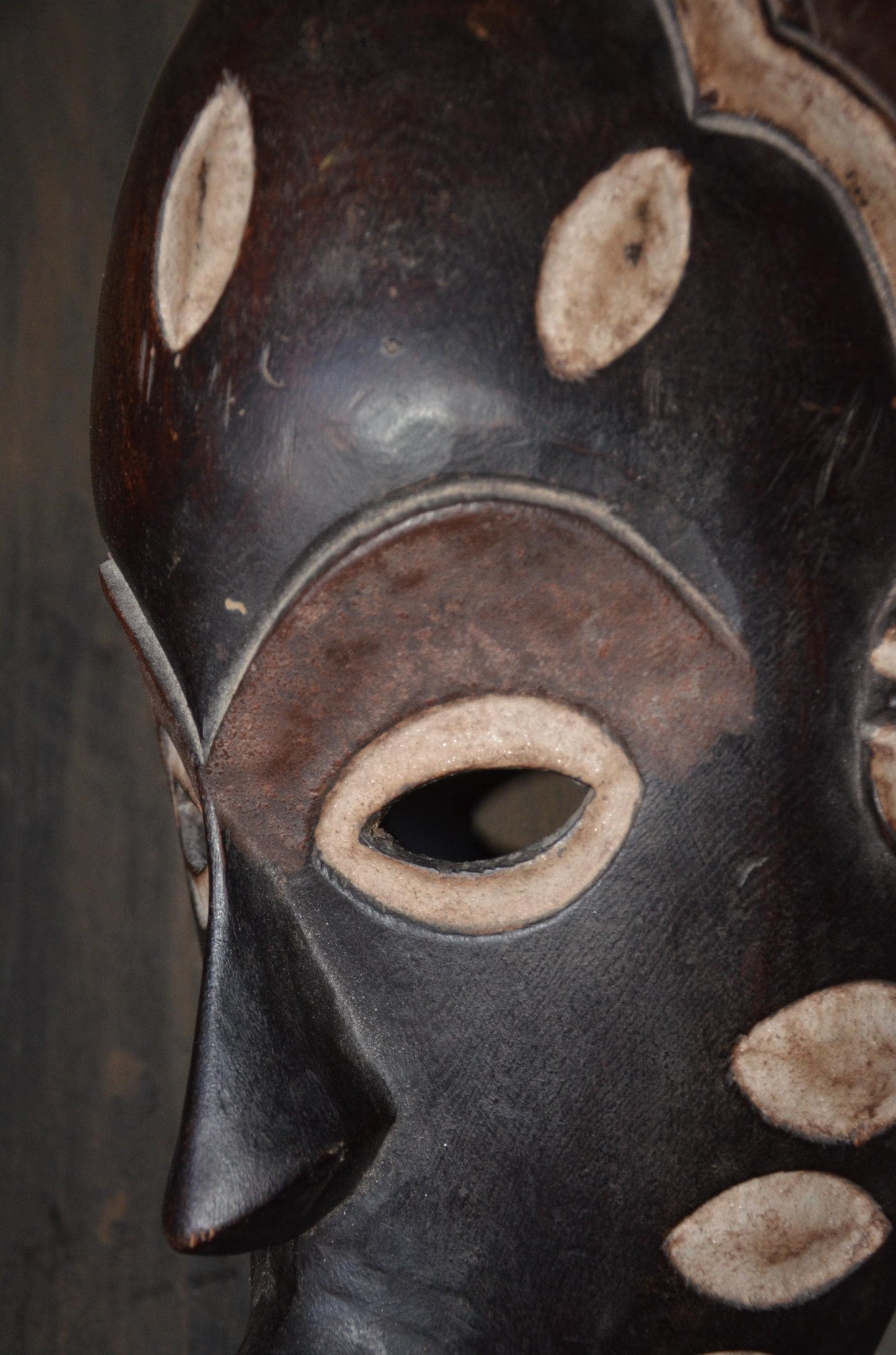 Chokwe Mwana Pwo Mask – 21" Hand-Carved Wood Wall Art – Congo Tribal Decor