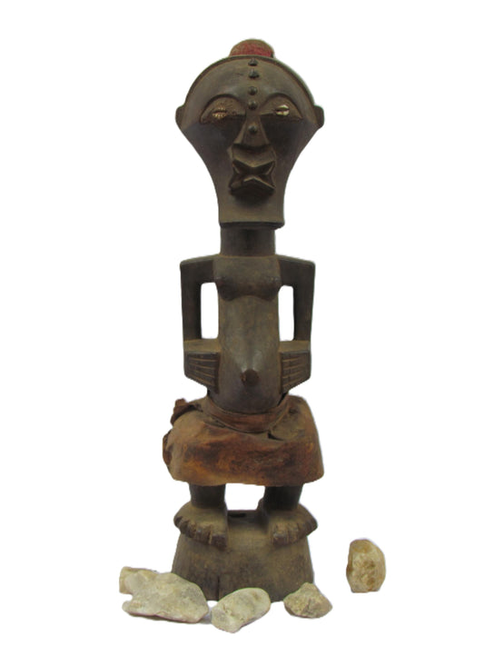 Statuette de pouvoir Songye Nkisi – Statue masculine d'art tribal africain | Sculpture d'ancêtre en bois sculpté à la main du Congo | Décor des années 1930