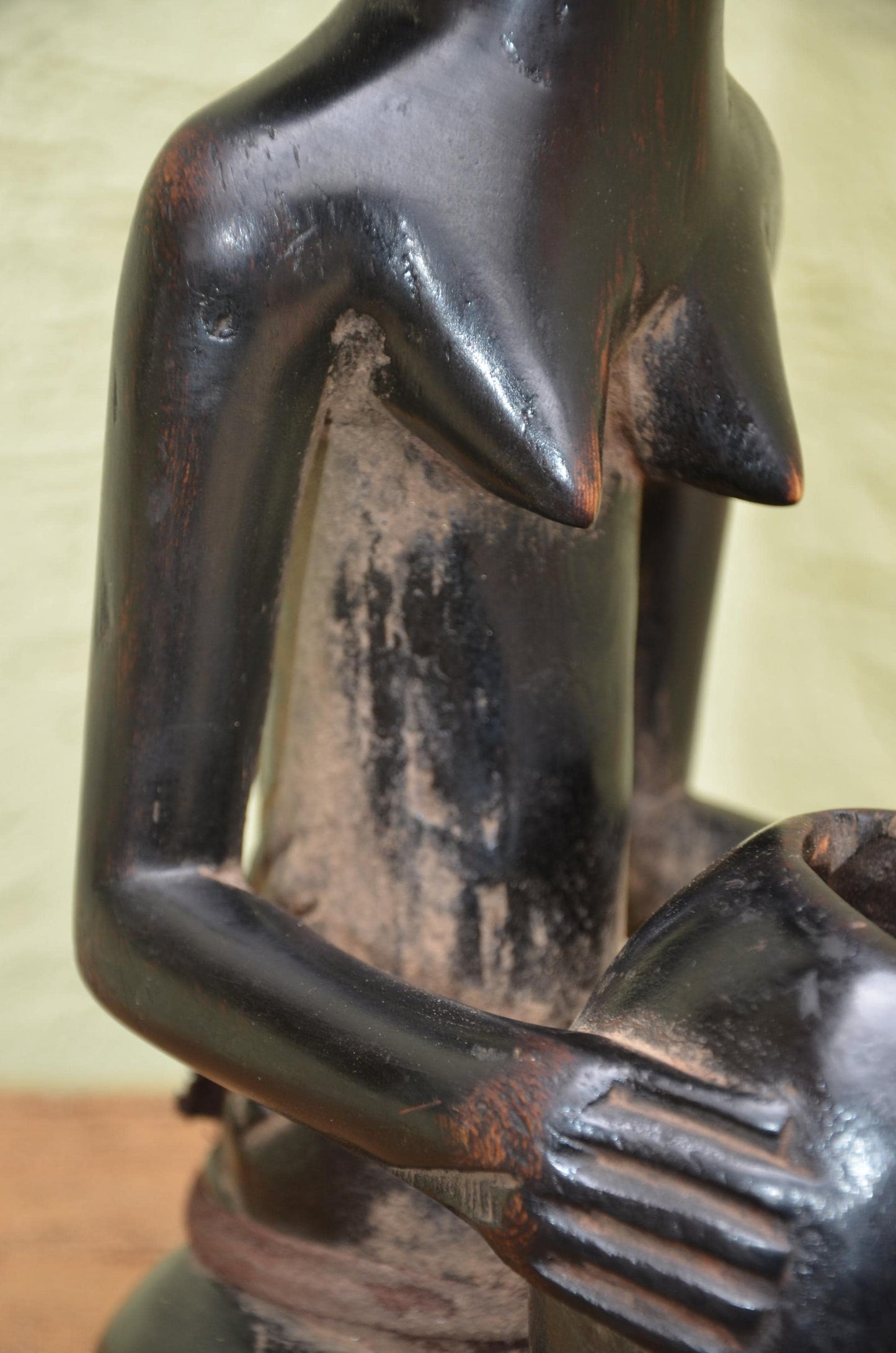 Authentic Luba-Hemba Kneeling Bowl-Bearer | Ancestral Statue