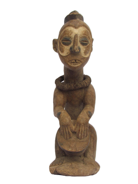 Statue masculine primitive en bois Ngwaka Sculpture antique vintage du Congo.