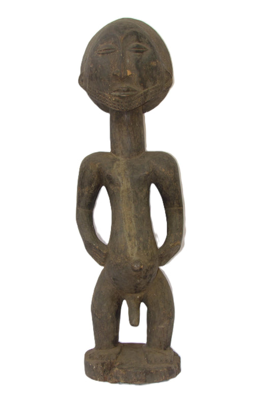Statue masculine africaine antique en bois sculpté de la tribu Luba, Congo.