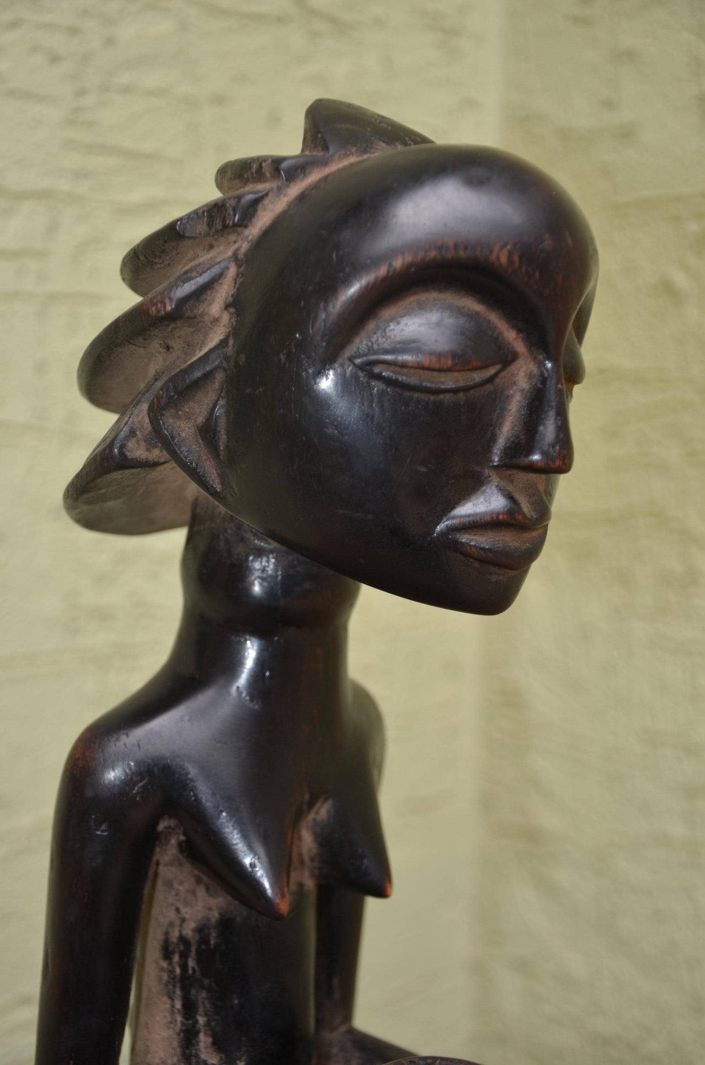 Authentic Luba-Hemba Kneeling Bowl-Bearer | Ancestral Statue