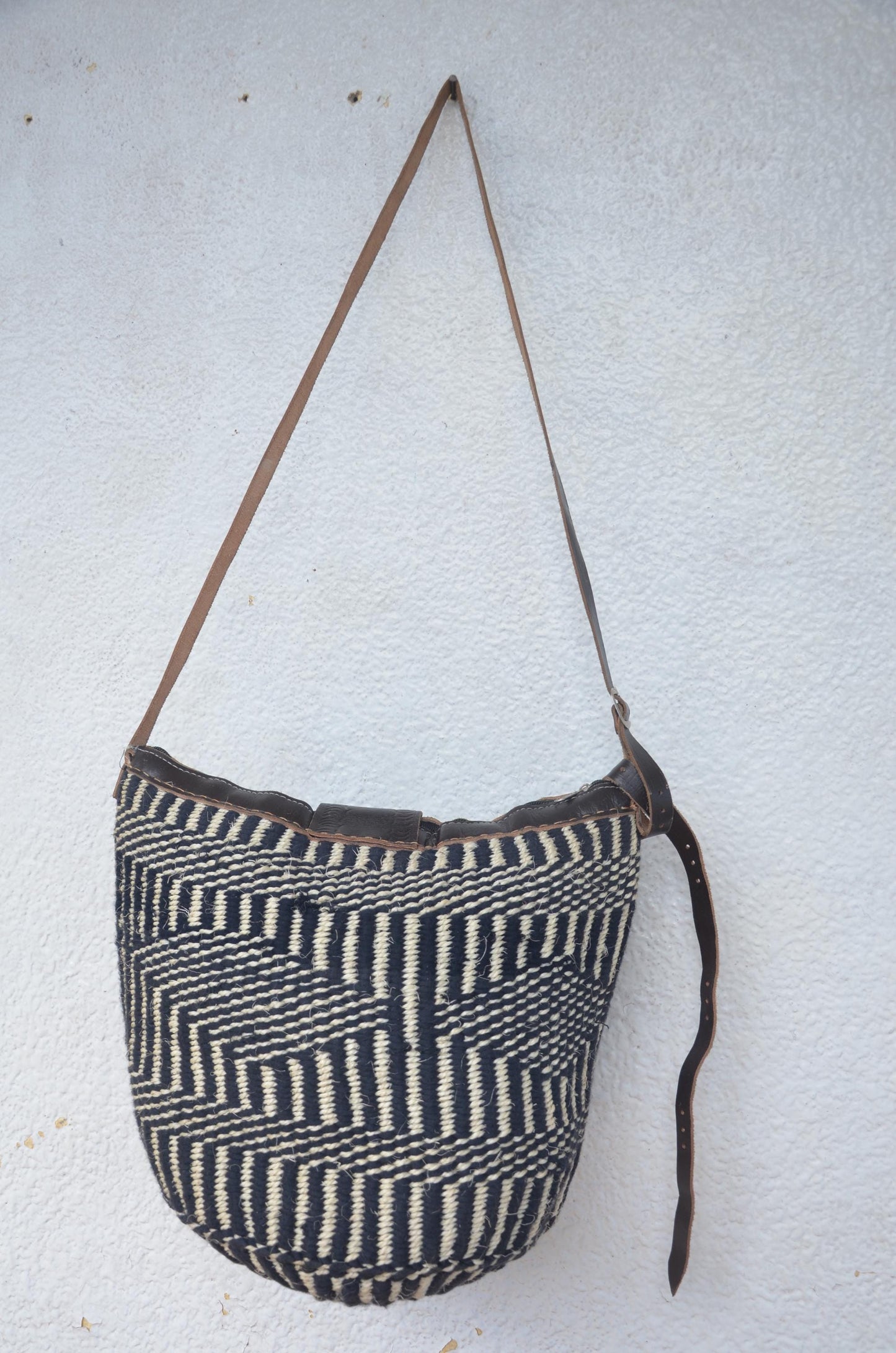 Handwoven Sisal Kiondo Bag | Black and White Geometric African Crossbody Purse