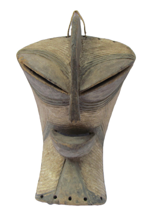 Masque africain en bois sculpté Songye RDC