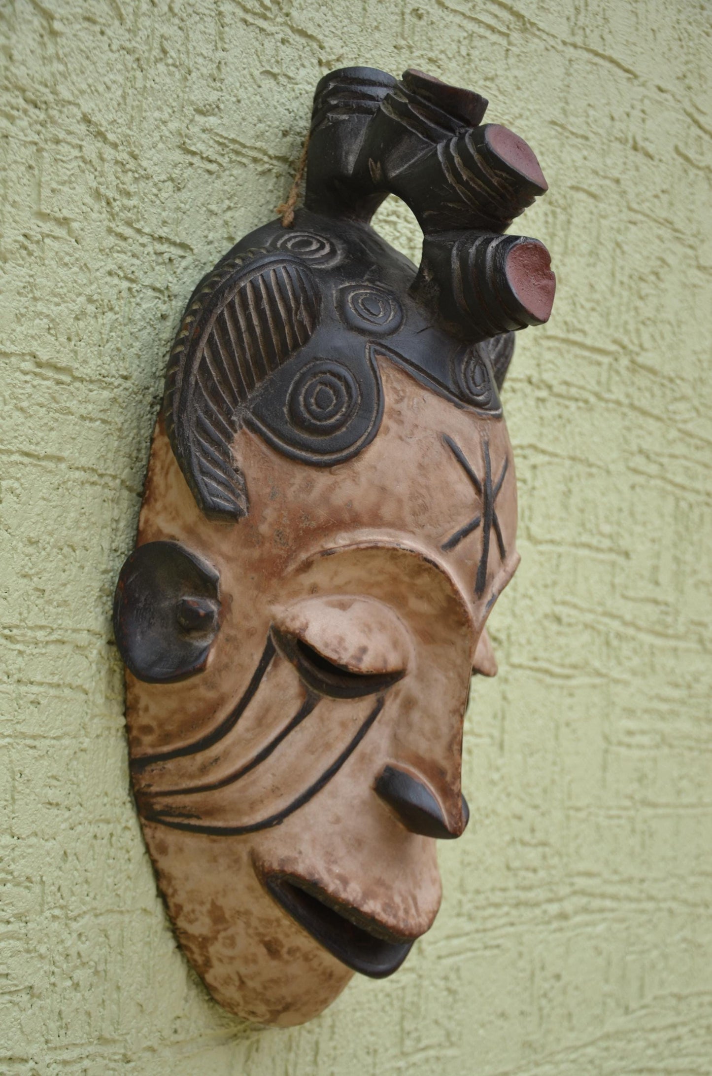 Punu Okuyi Mask | African White-Faced Tribal Art