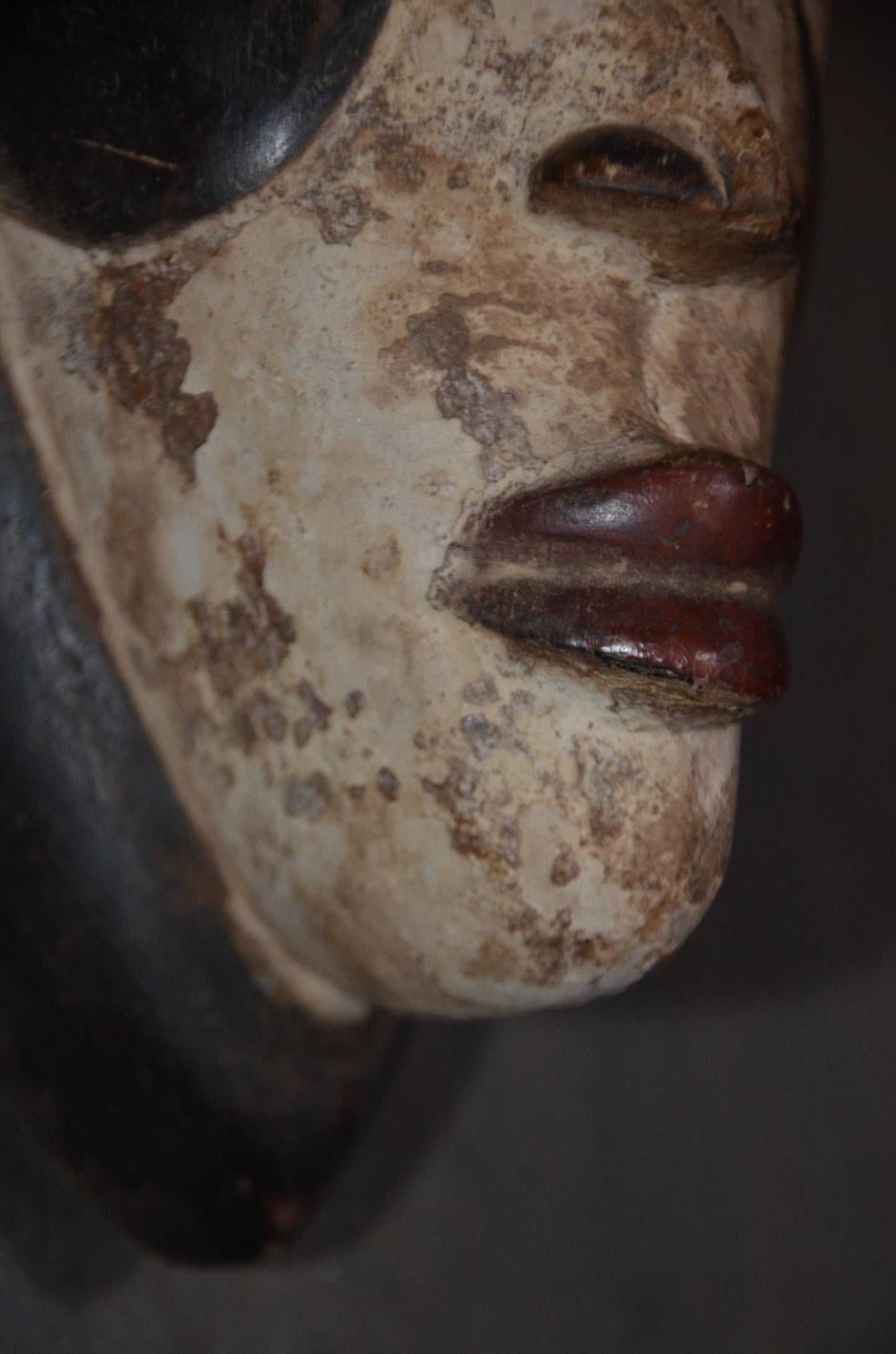 Authentic Fang Ngil Mask | Minimalist Gabonese Tribal Art
