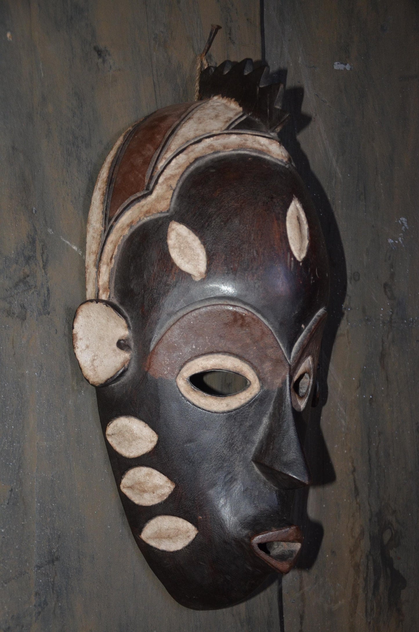 Chokwe Mwana Pwo Mask – 21" Hand-Carved Wood Wall Art – Congo Tribal Decor