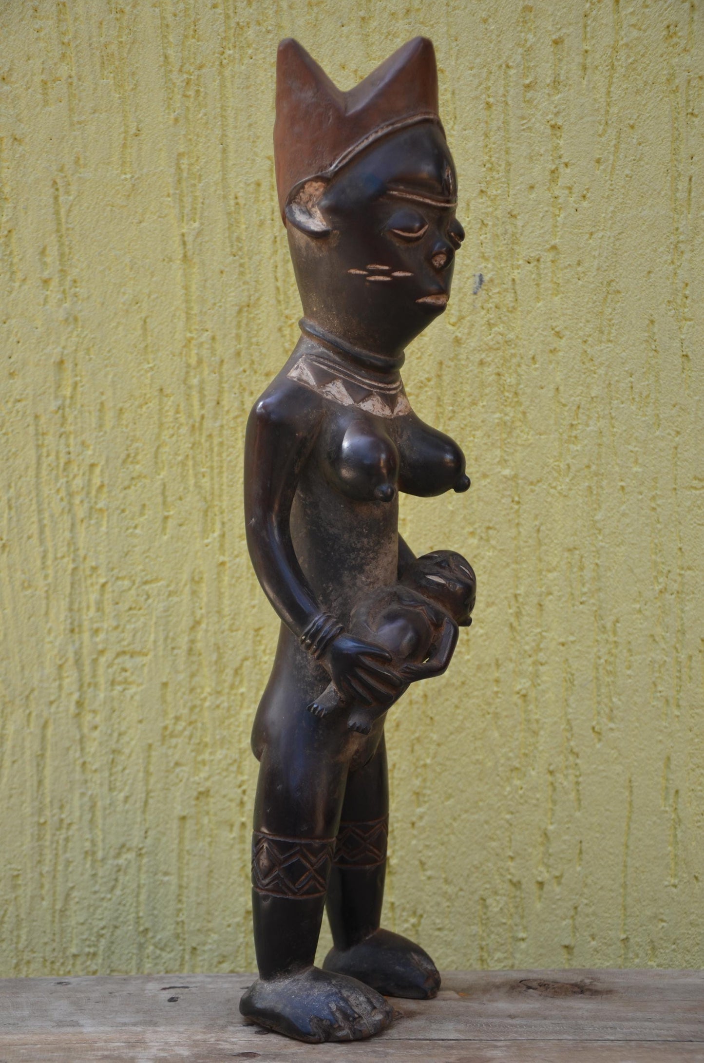 Baule Maternity Statue – 19" Hand-Carved Wood Mother & Child – Ivory Coast