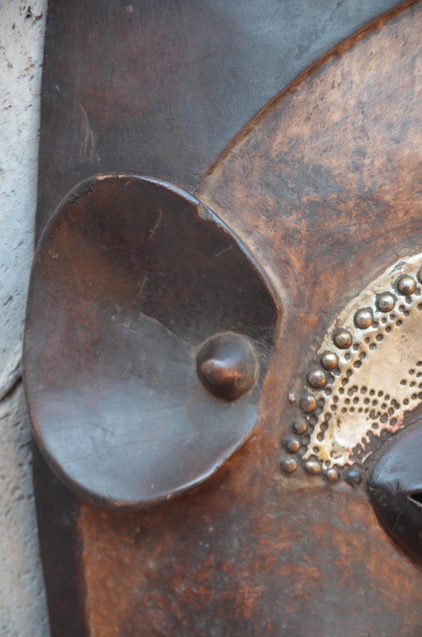 Authentic Guro-Style Mask | Elegant Ivorian Tribal Wall Art