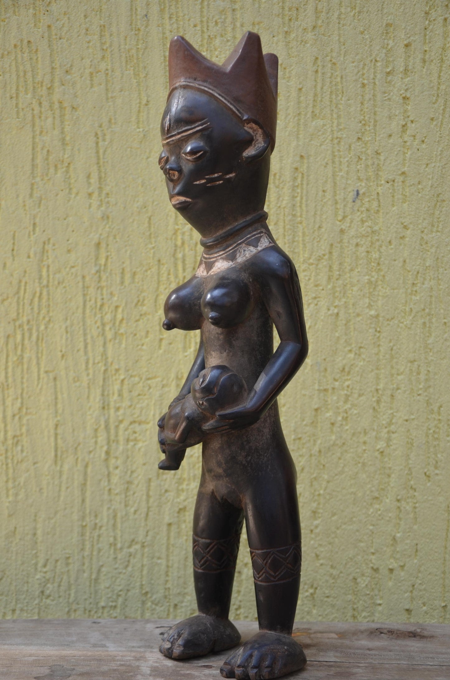 Baule Maternity Statue – 19" Hand-Carved Wood Mother & Child – Ivory Coast