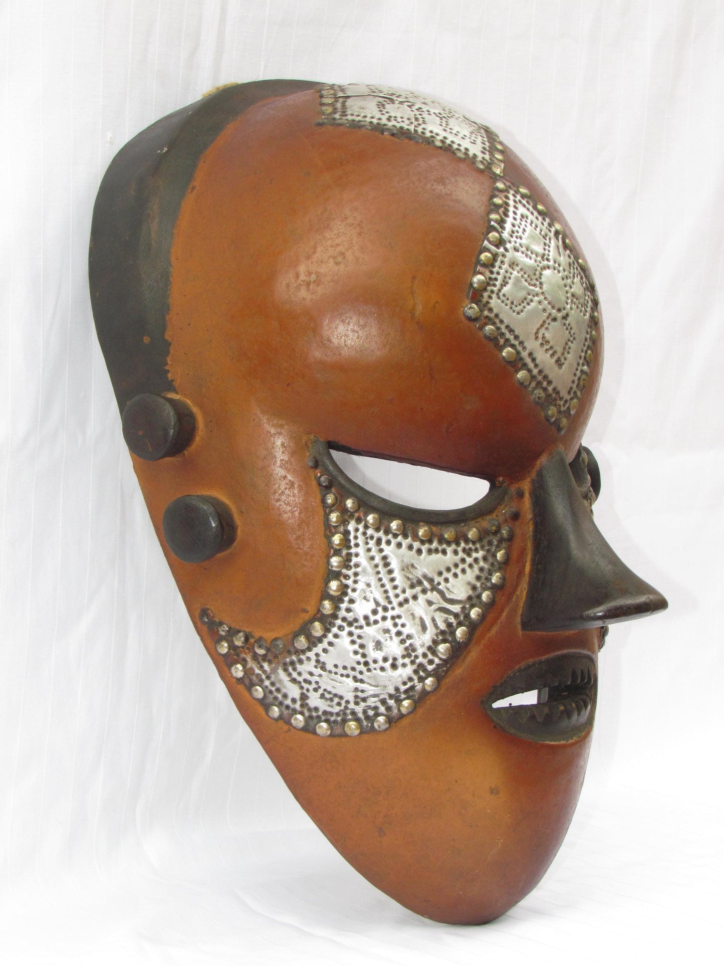 Vintage Teke Mask – Circular Hand-Carved Wood Wall Hanging – Congo Tribal Art