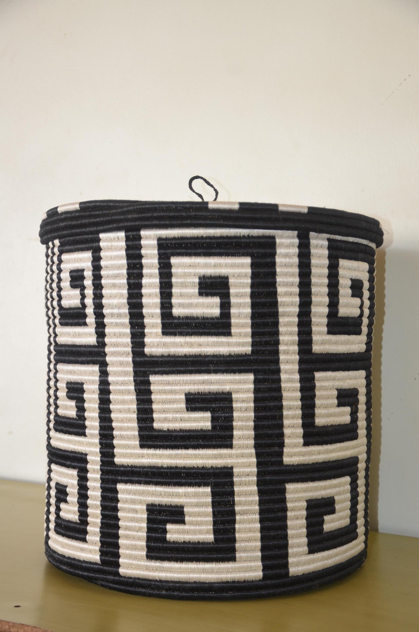Large Rwandan Agaseke Basket – 18" Lidded Storage – Black & White Woven Art