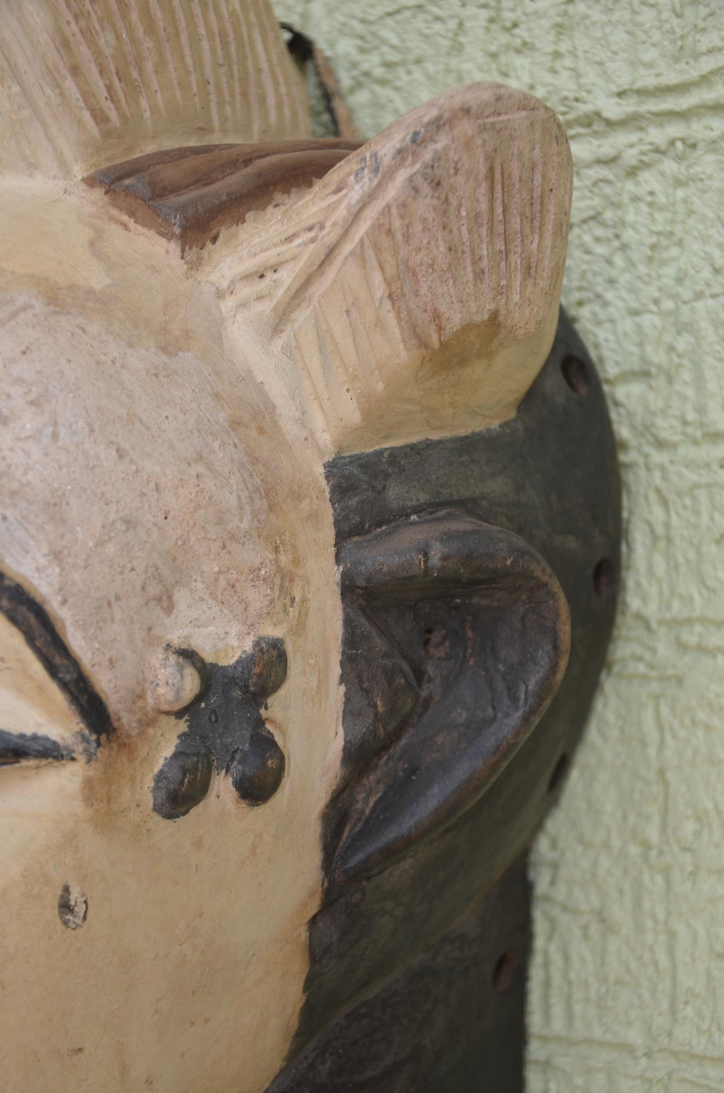 Punu Okuyi Mask – 22" Gabon Mukudj Spirit Wall Art – African White Face Decor