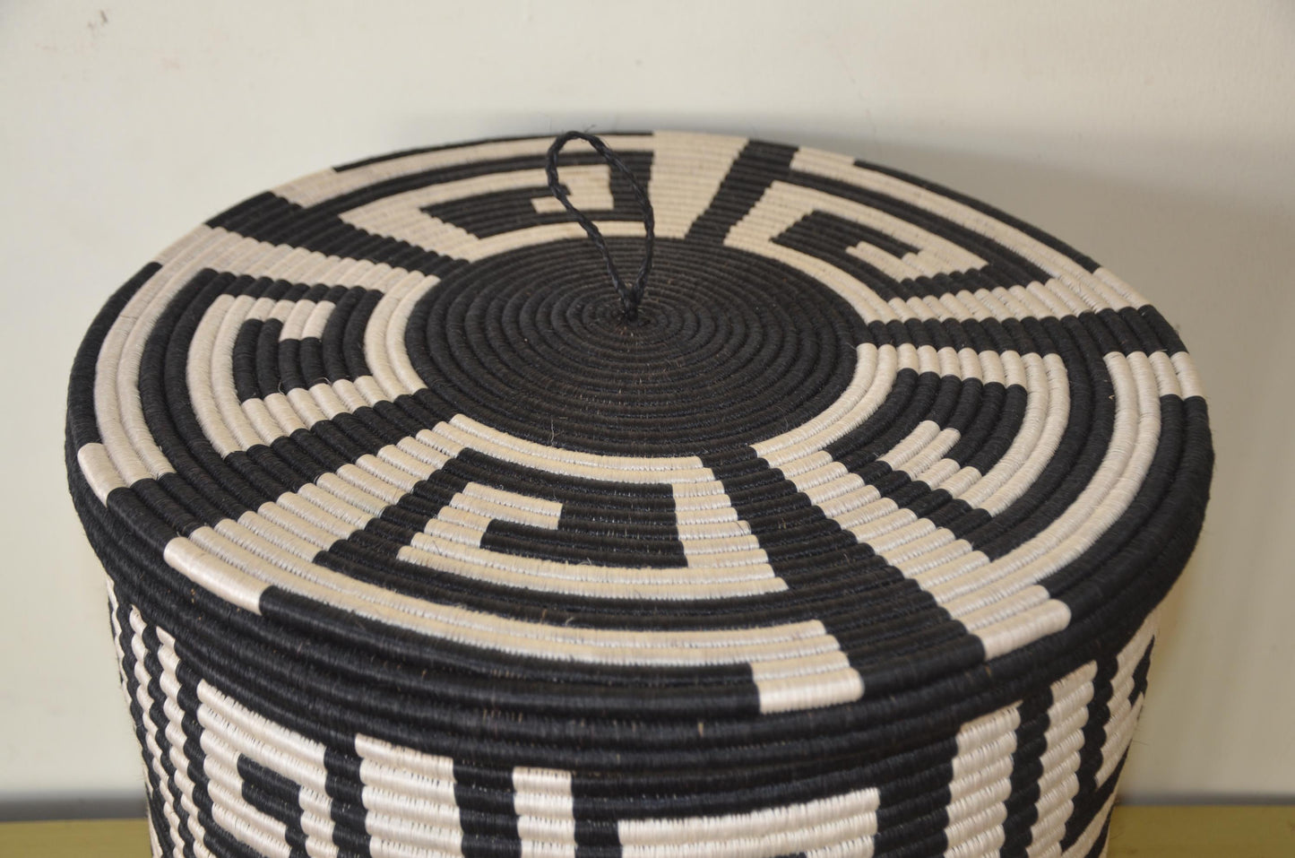 Large Rwandan Agaseke Basket – 18" Lidded Storage – Black & White Woven Art