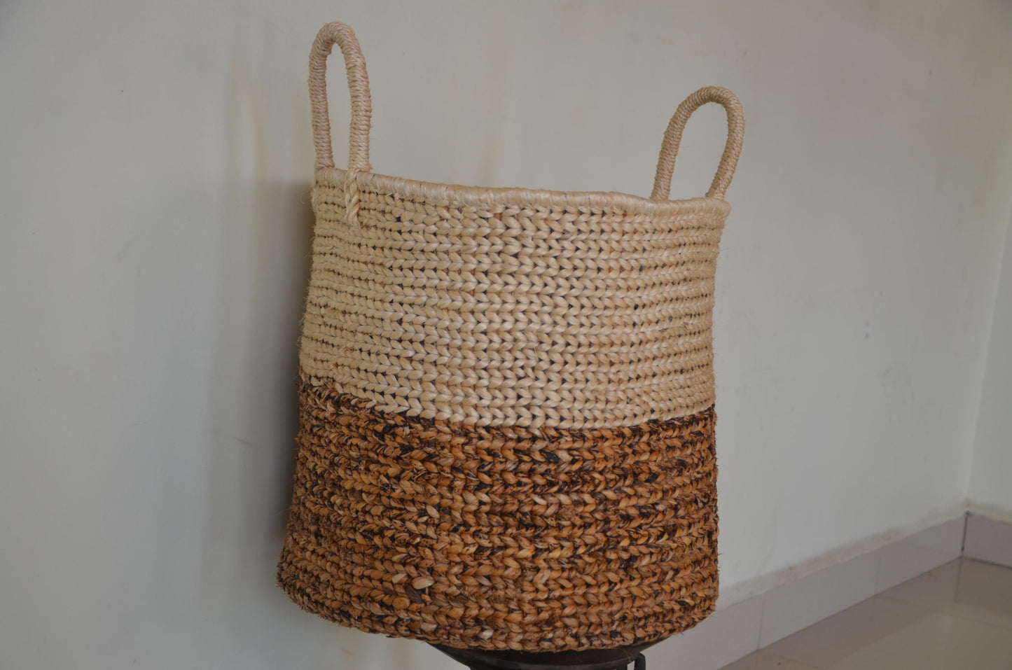 Hand-Woven Sisal Basket – Two-Tone Natural Fiber Storage Tote Organizer