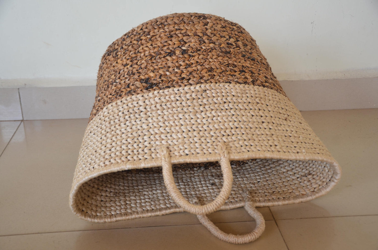 Hand-Woven Sisal Basket – Two-Tone Natural Fiber Storage Tote Organizer