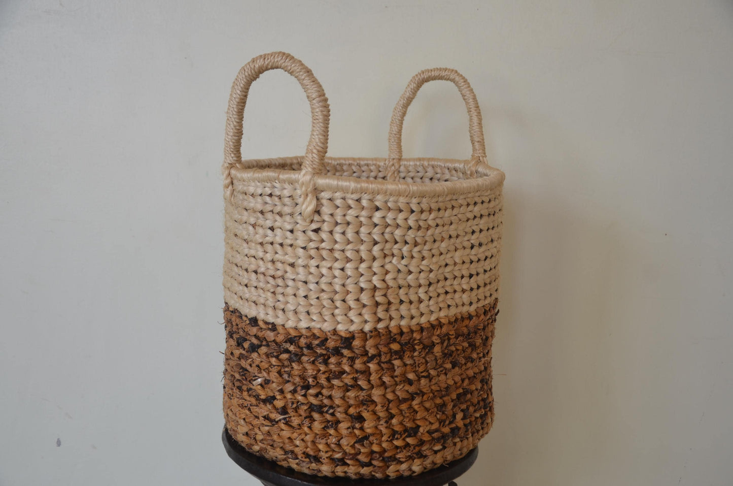 Hand-Woven Sisal Basket – Two-Tone Natural Fiber Storage Tote Organizer